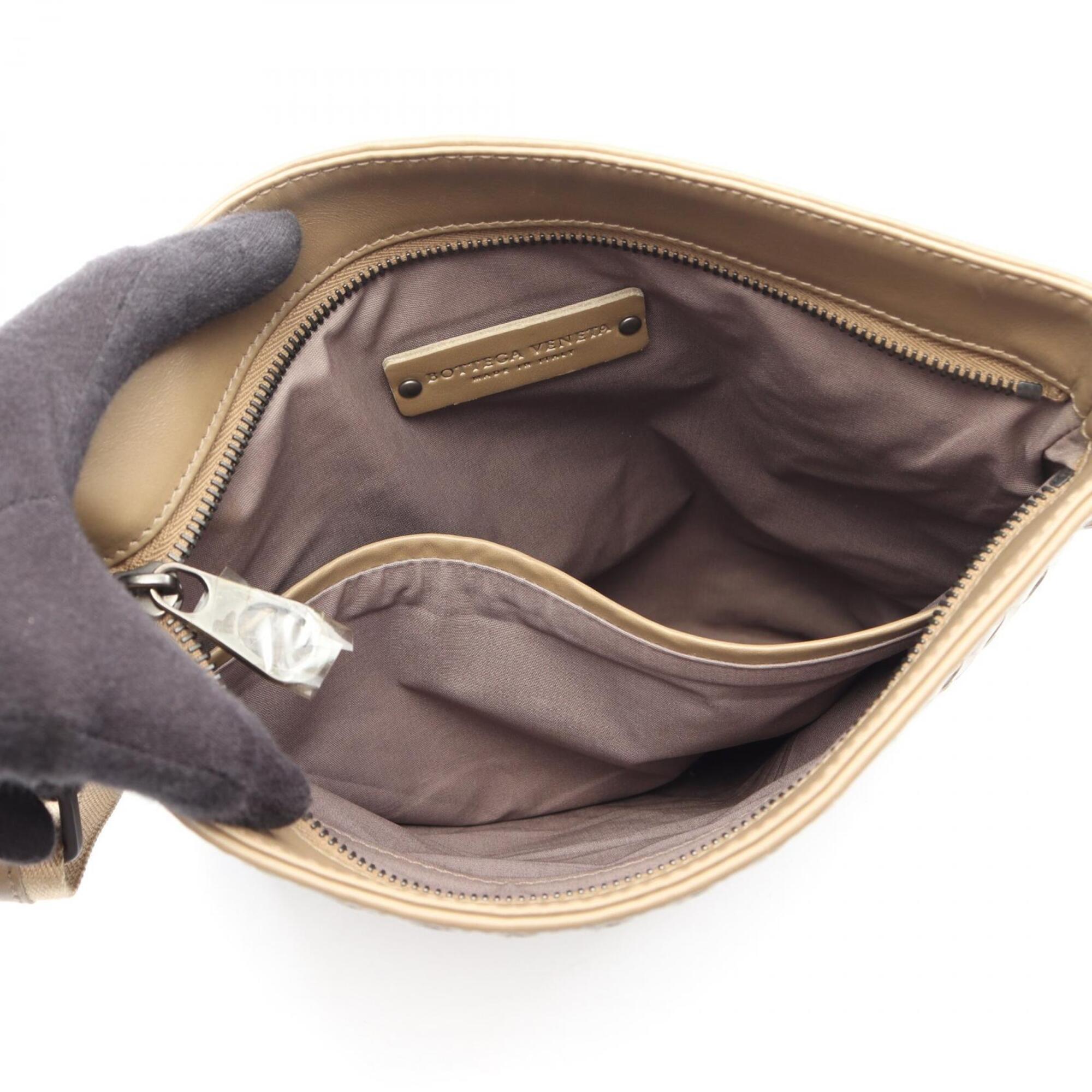 Bottega Veneta Gray Intrecciato Shoulder Bag (Pre-Owned)