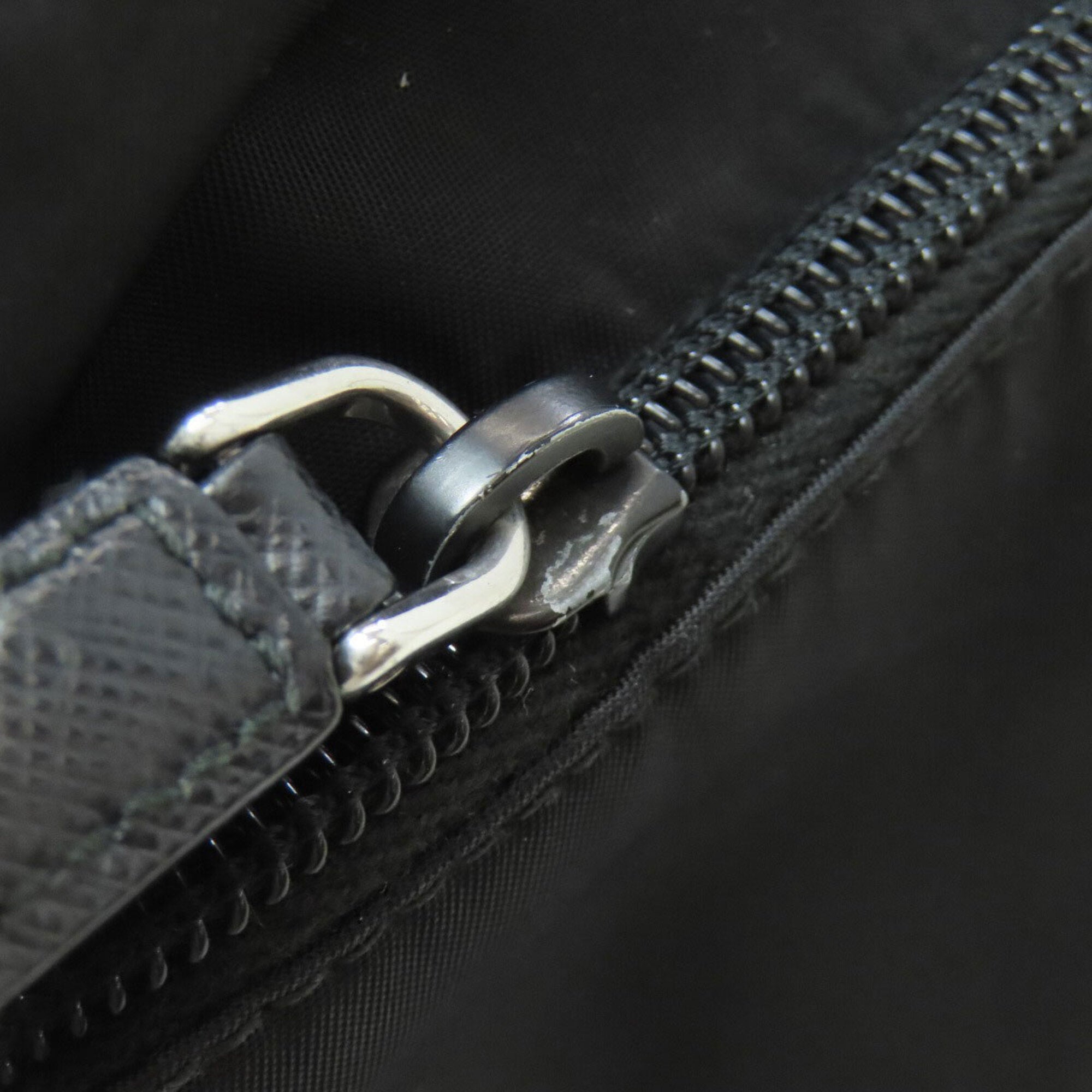 Prada Black Nylon Shoulder Bag (Pre-Owned)