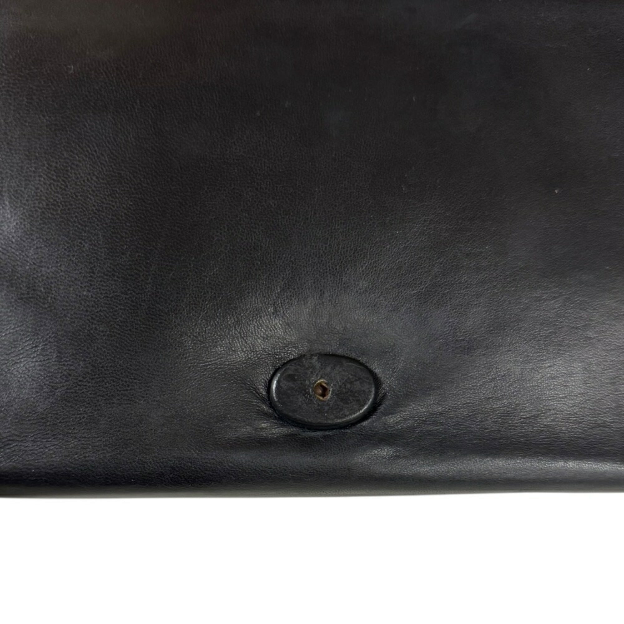 Chanel Black Leather Shoulder Bag (Pre-Owned)