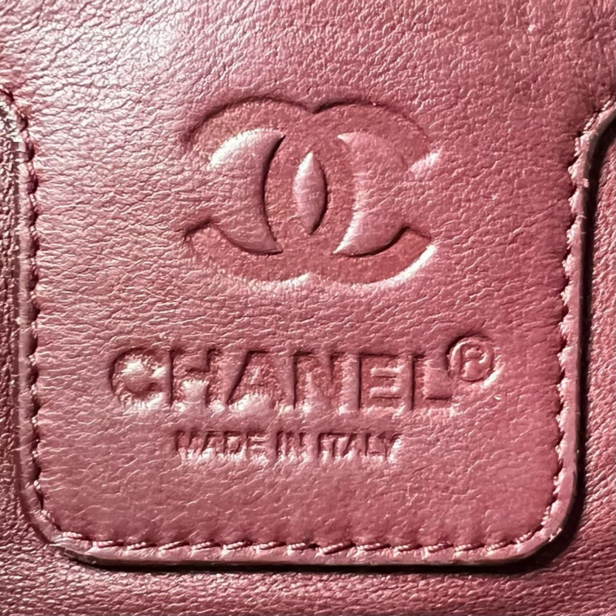Chanel Black Leather Handbag (Pre-Owned)