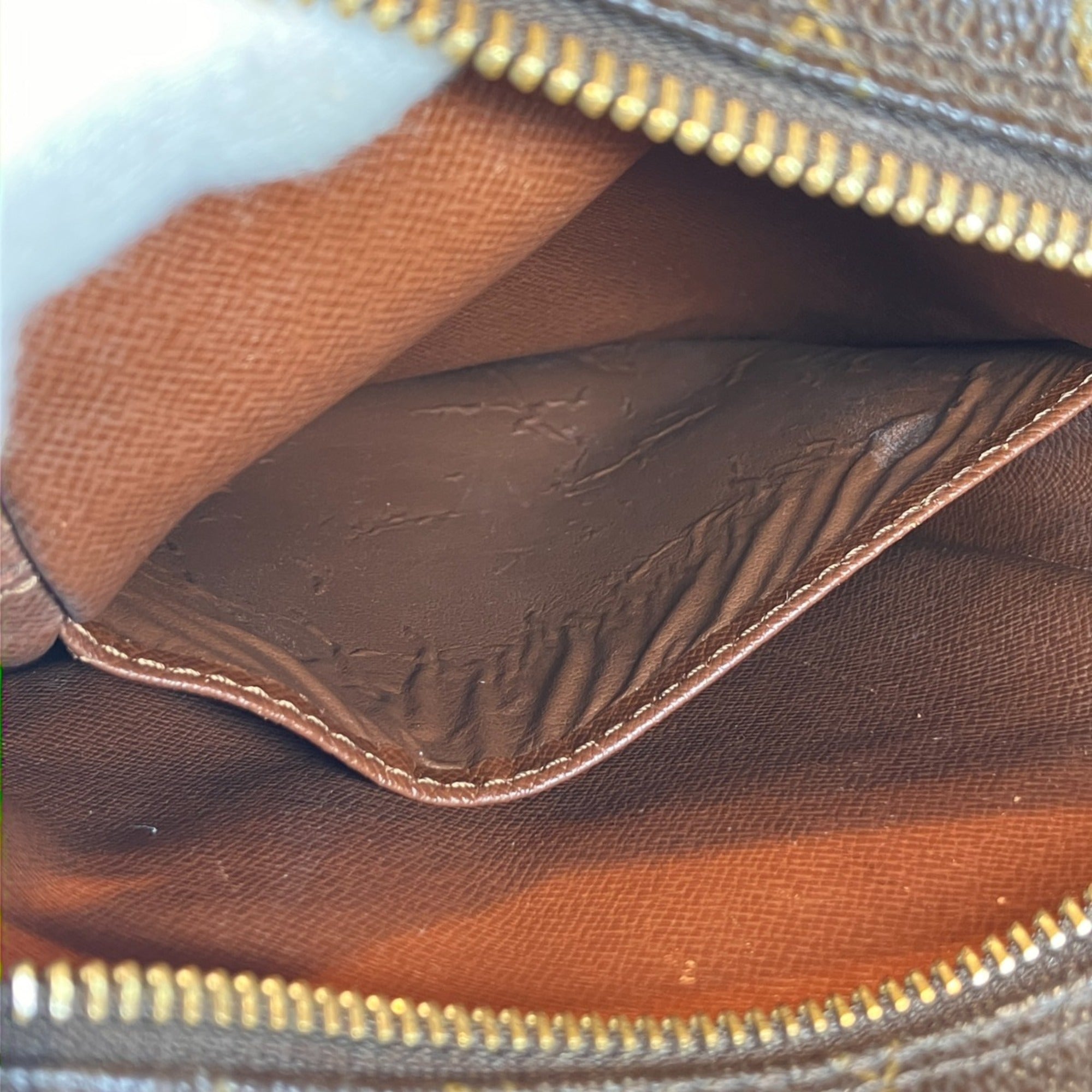 Louis Vuitton Brown Monogram Shoulder Bag (Pre-Owned)