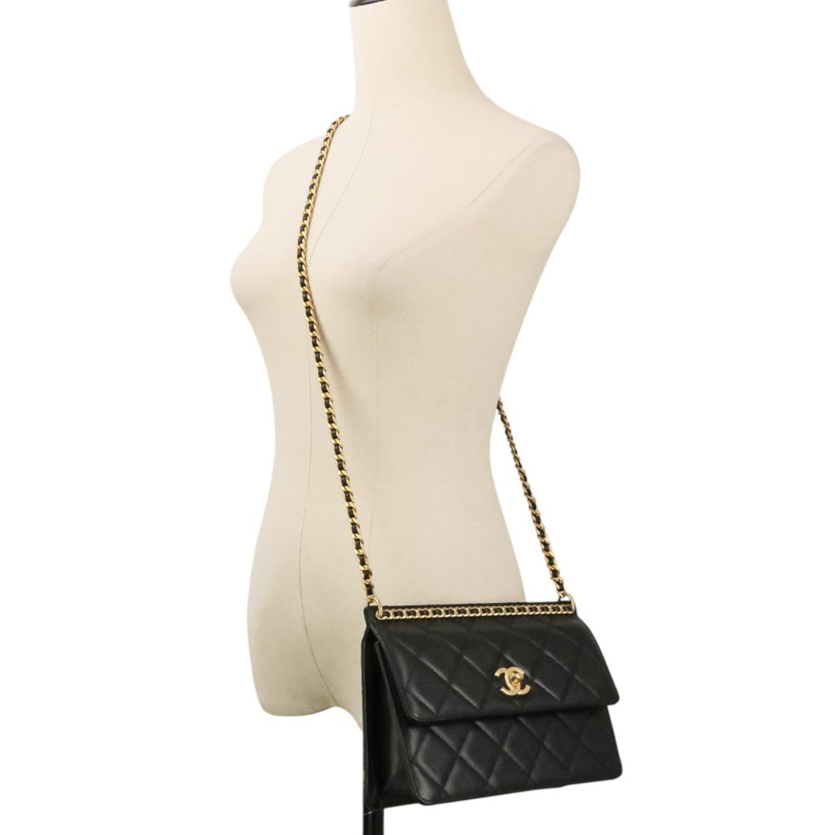 Chanel Black Grained Calfskin Shoulder Bag (Pre-Owned)