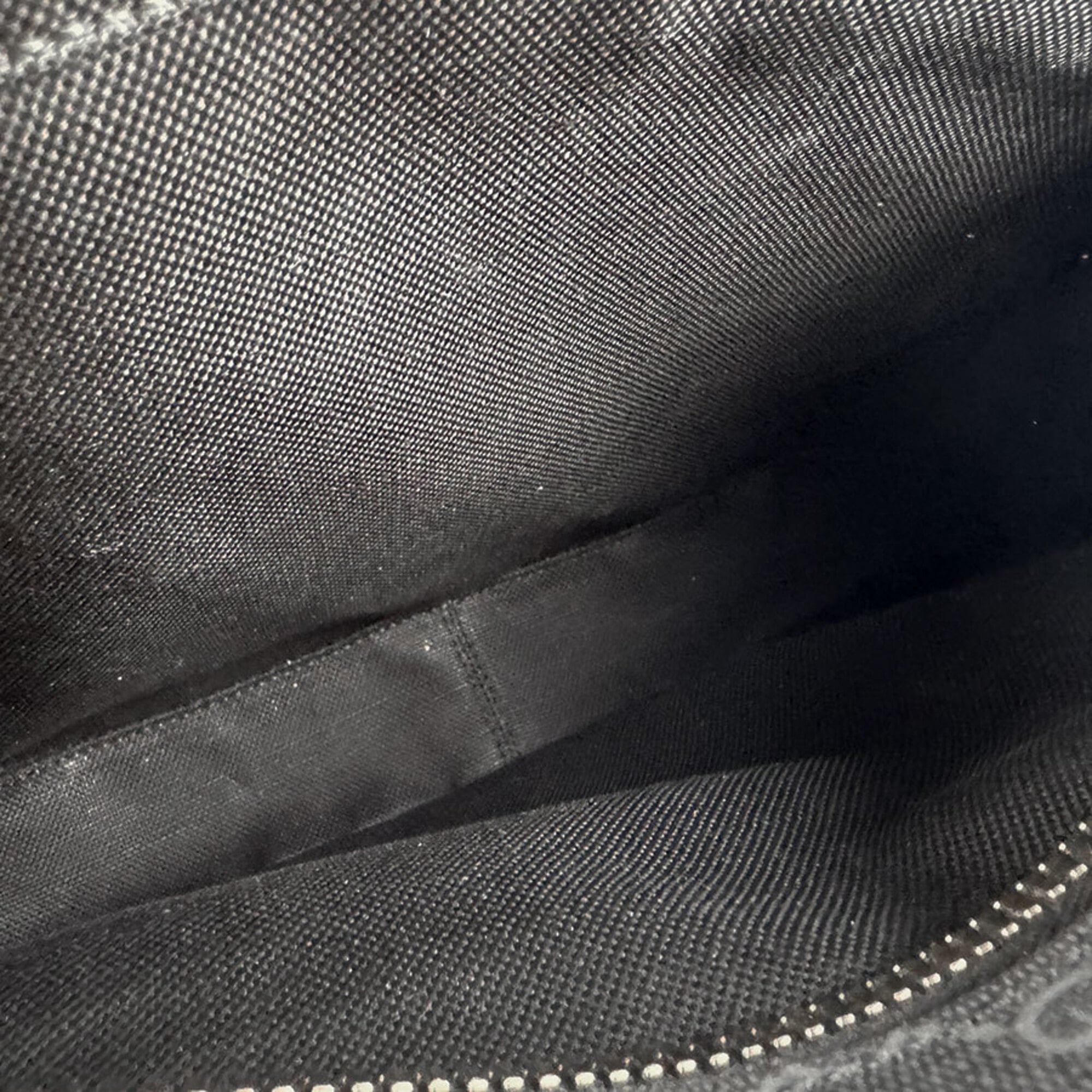 Gucci Black Gg Supreme Canvas Shoulder Bag (Pre-Owned)