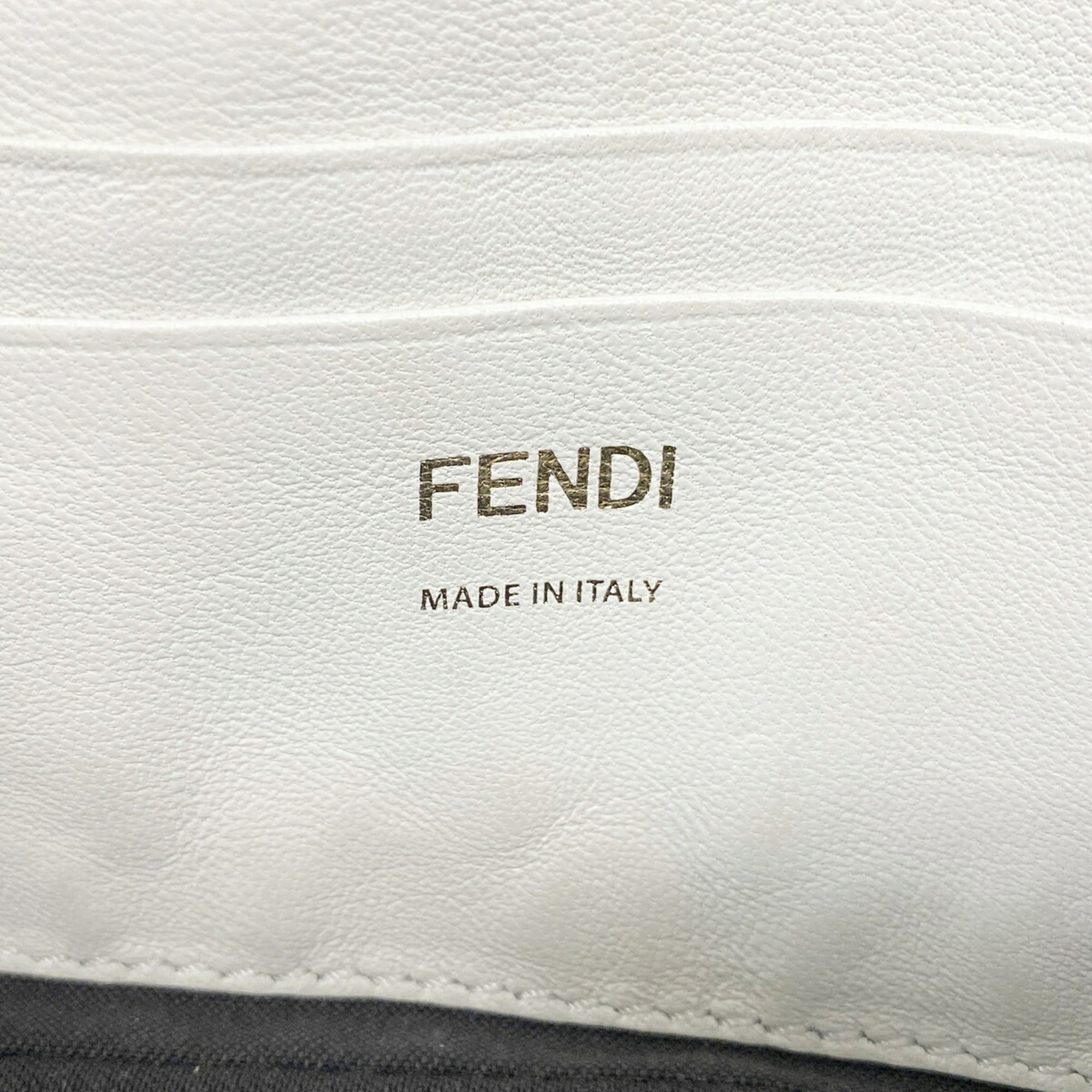 Fendi White Leather Shoulder Bag (Pre-Owned)