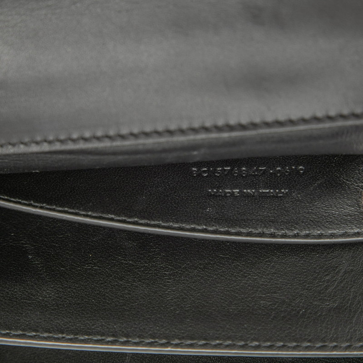 Saint Laurent Black Leather Shoulder Bag (Pre-Owned)