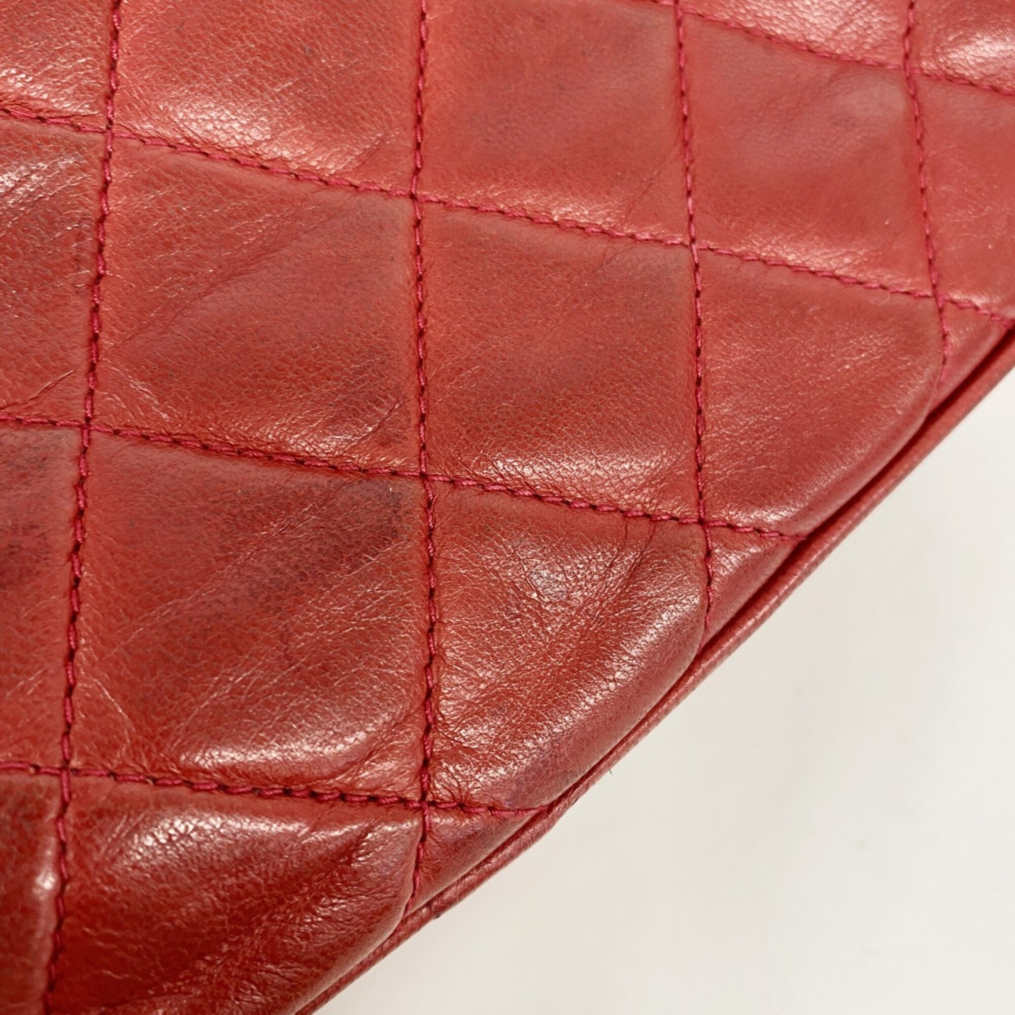 Chanel Red Color Leather Shoulder Bag (Pre-Owned)