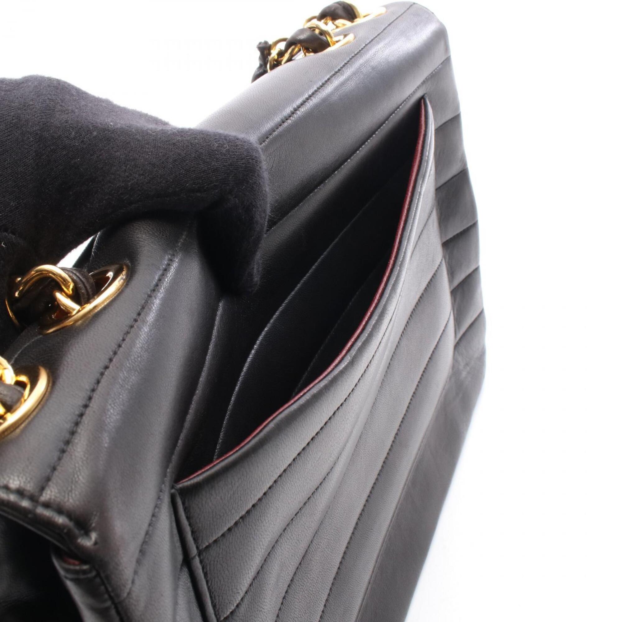 Chanel Black Leather Handbag Shoulder Bag (Pre-Owned)