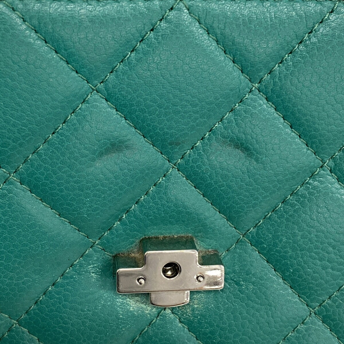 Chanel Green Grained Calfskin Shoulder Bag (Pre-Owned)