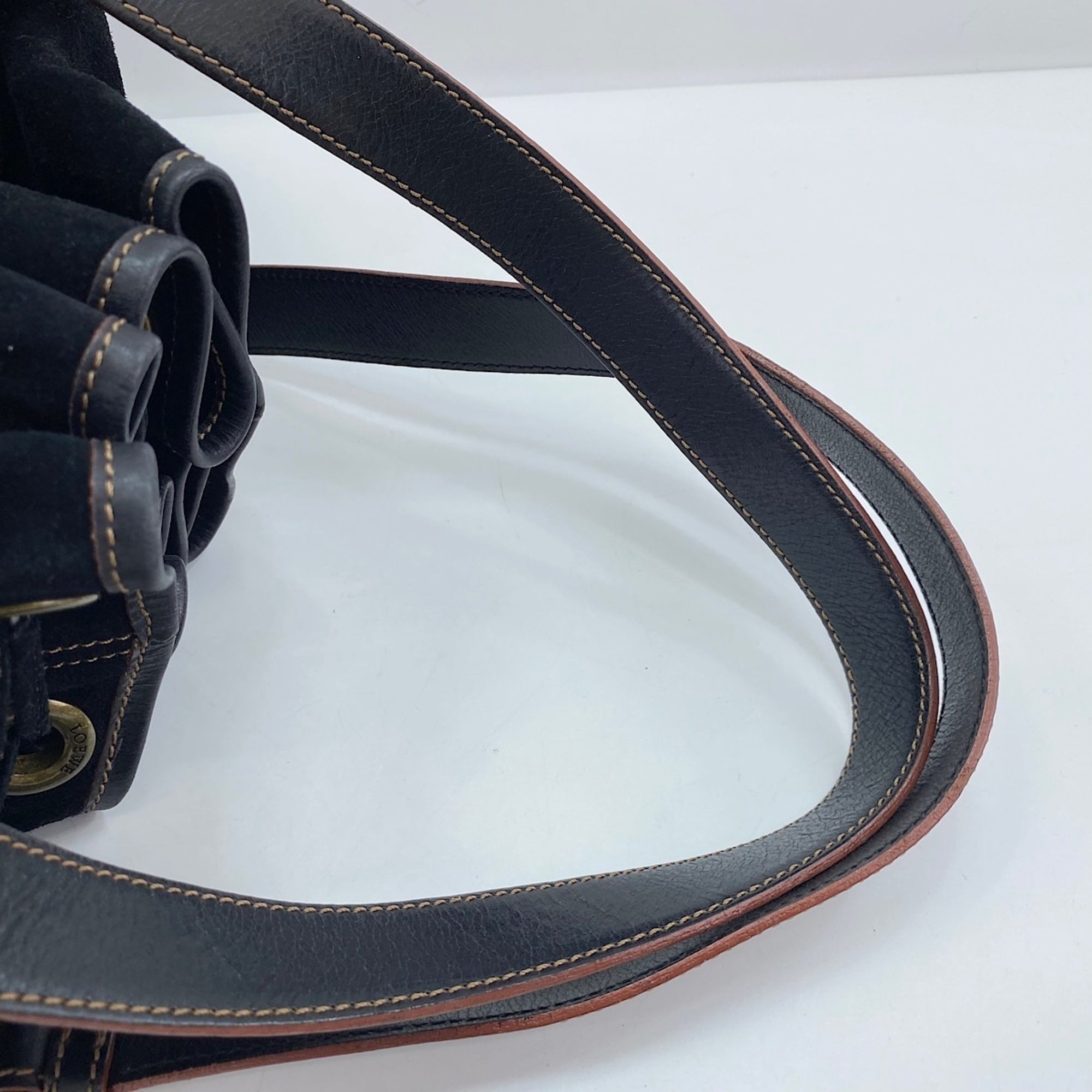 Loewe Black Shoulder Bag (Pre-Owned)