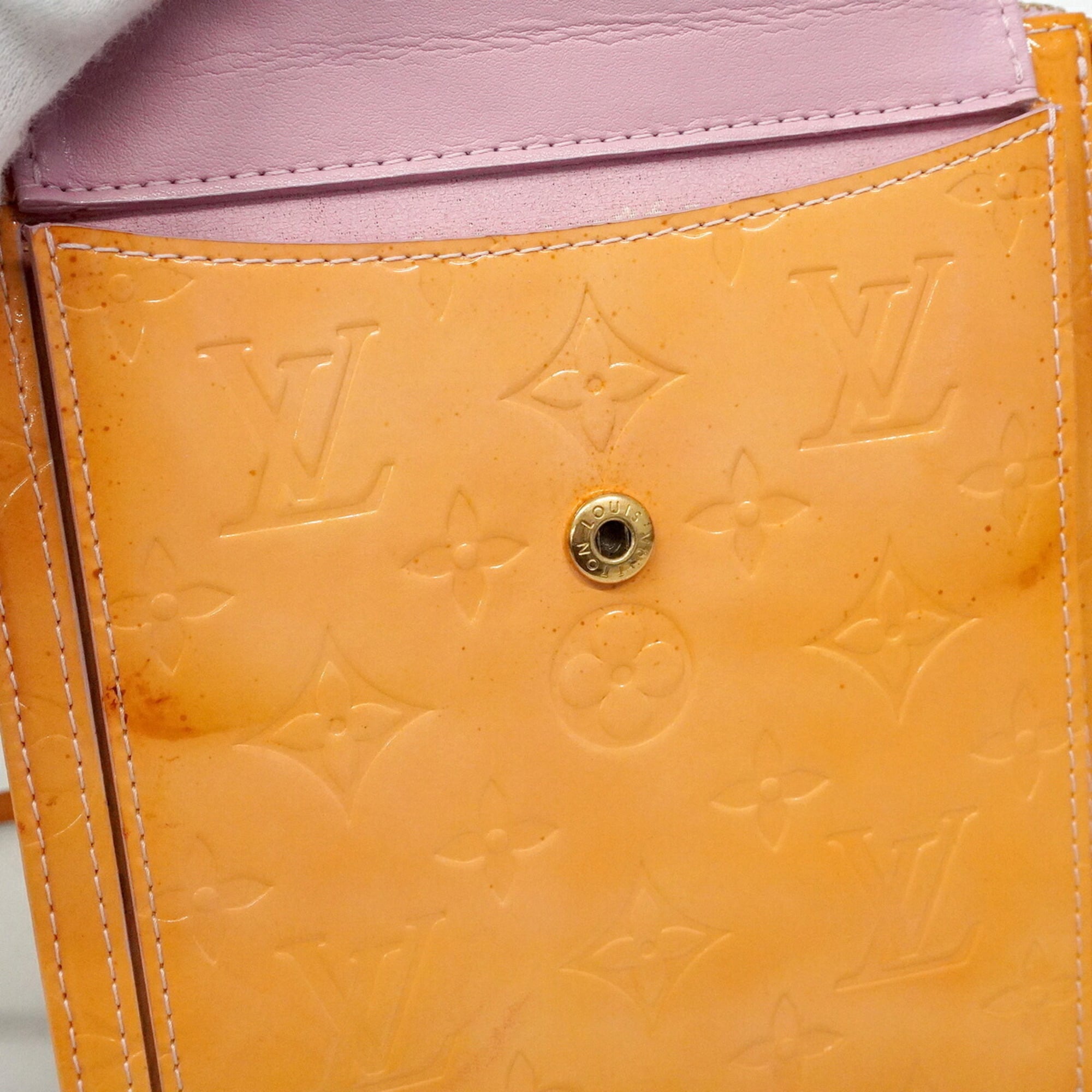 Louis Vuitton Rose Handbag (Pre-Owned)