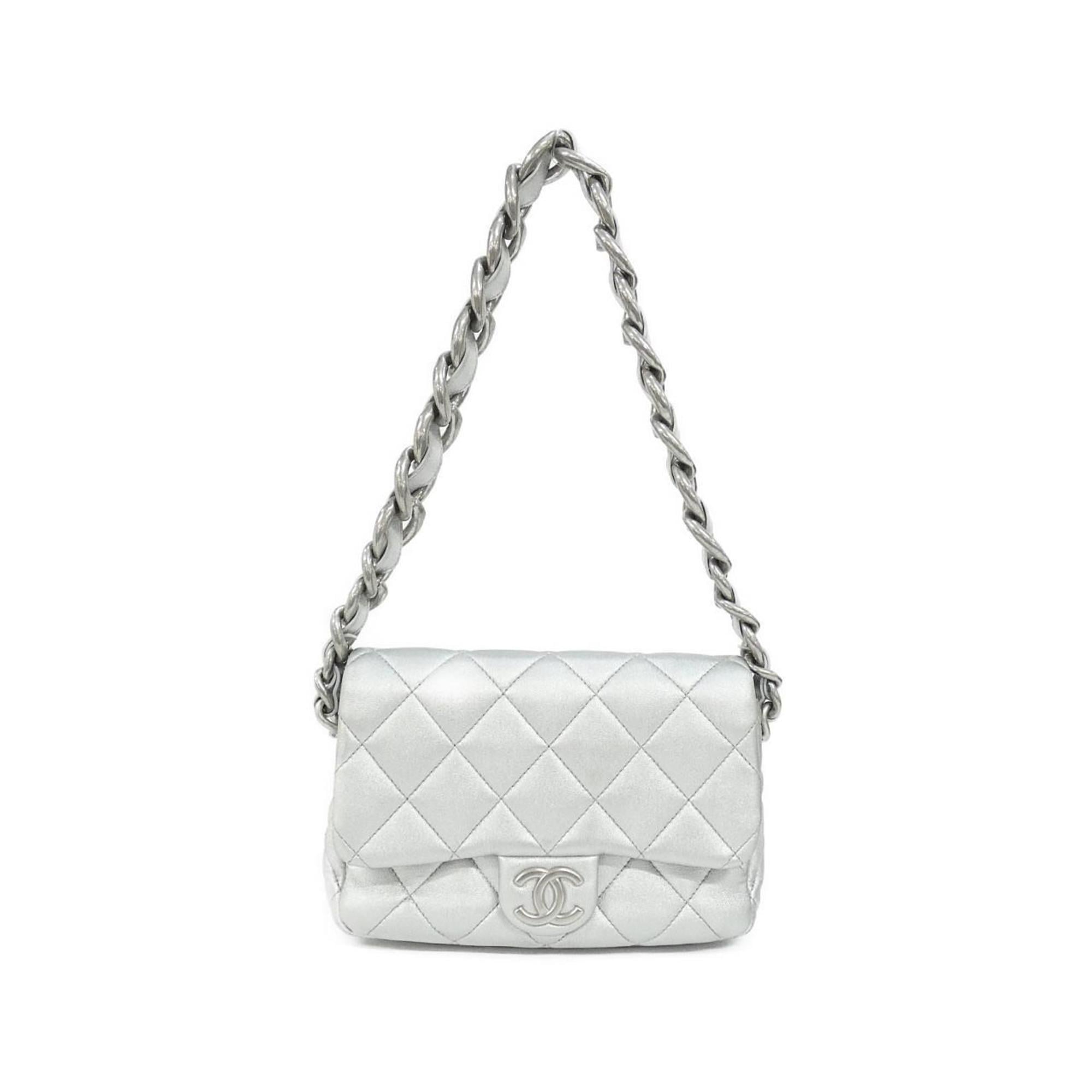 Chanel Silver Leather Shoulder Bag (Pre-Owned)