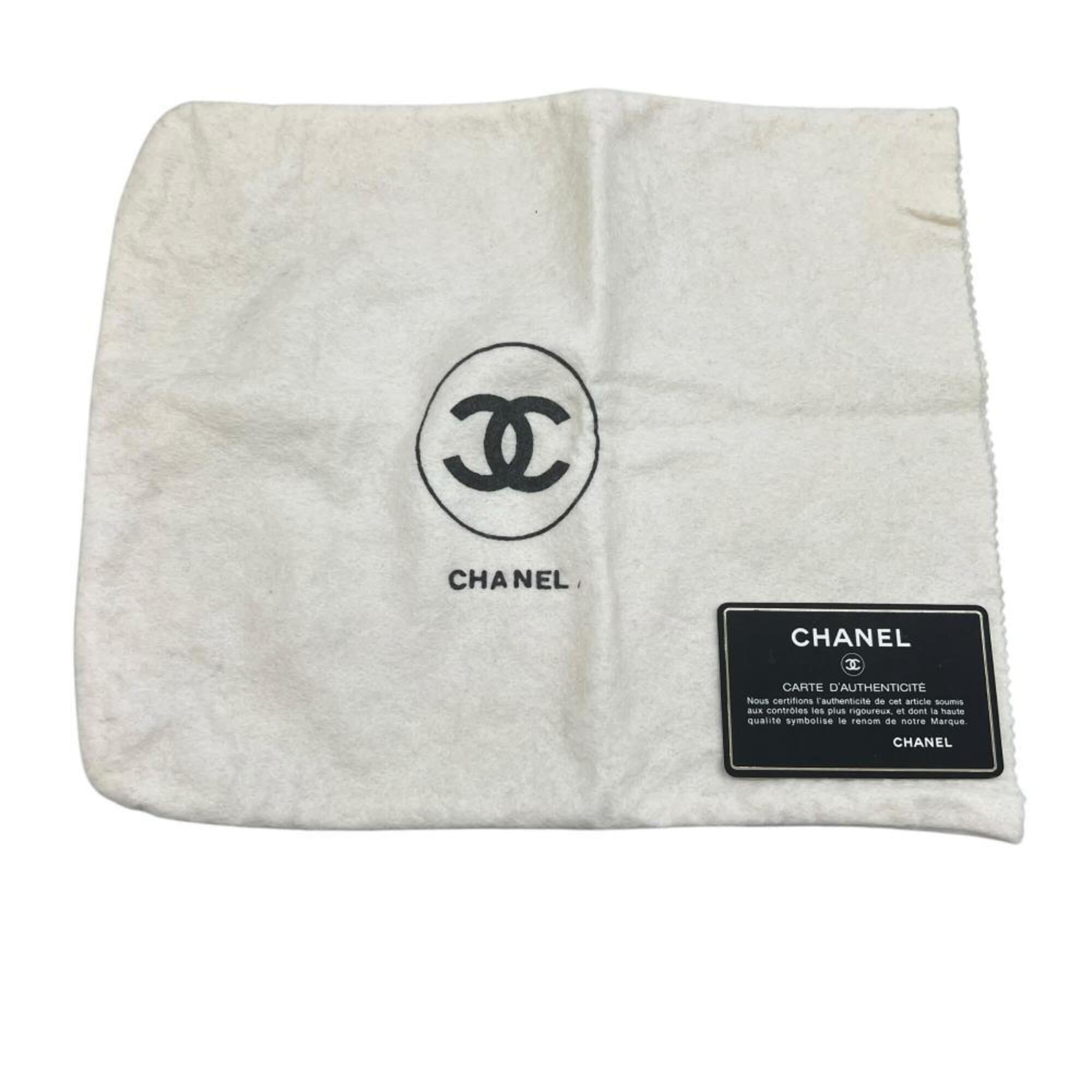 Chanel Black Leather Shoulder Bag (Pre-Owned)