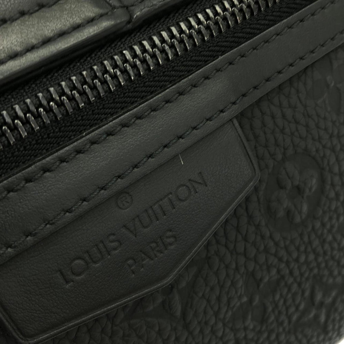 Louis Vuitton Taurillon Black Leather Shoulder Bag (Pre-Owned)