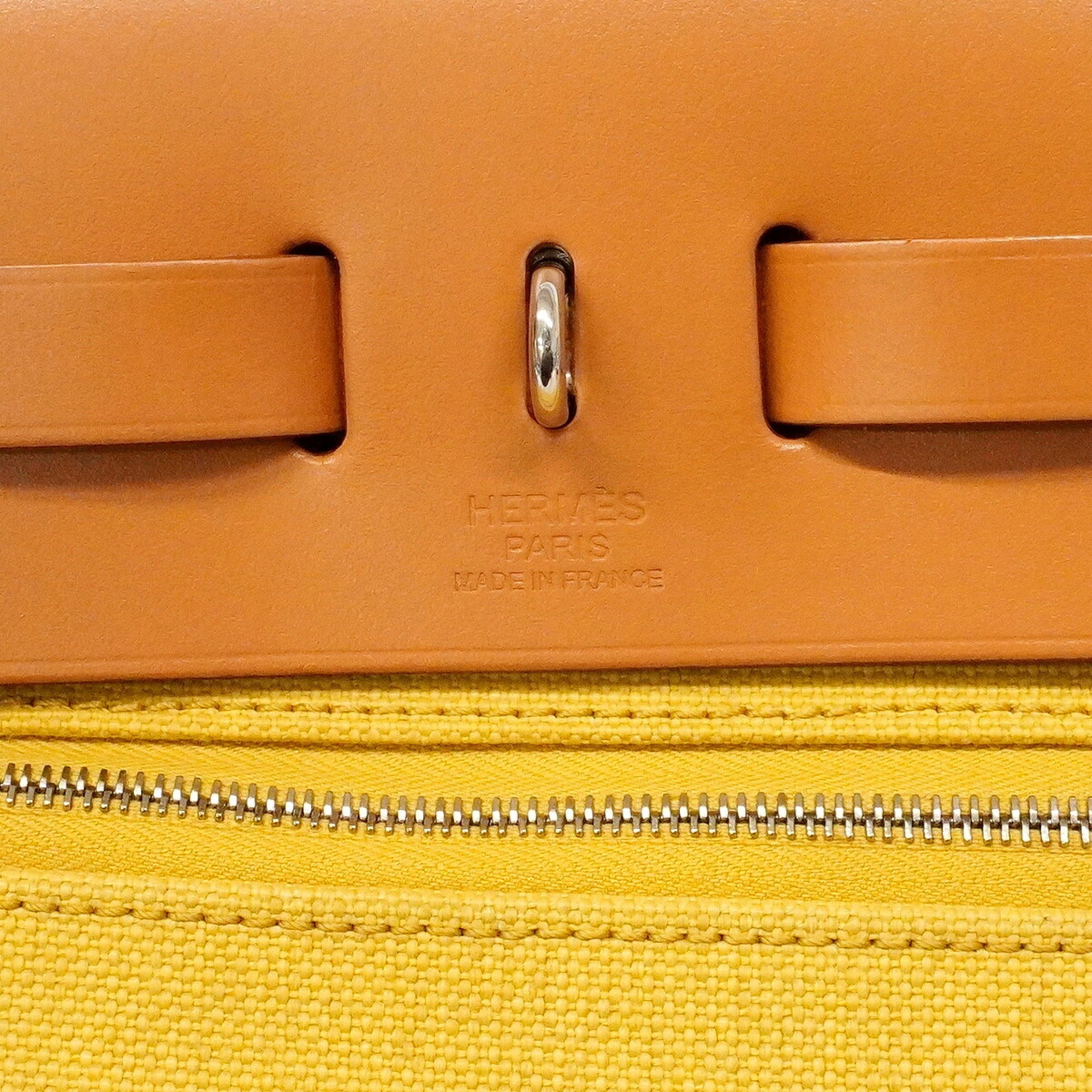Hermes Natural Handbag (Pre-Owned)