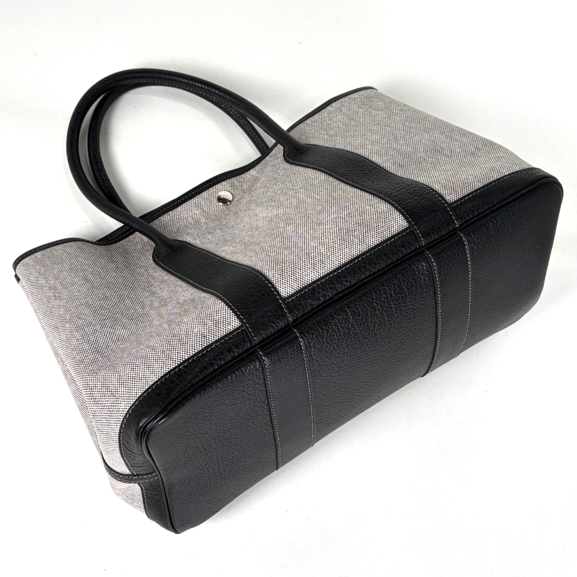Hermes Black Gray Toile H Tote Bag (Pre-Owned)