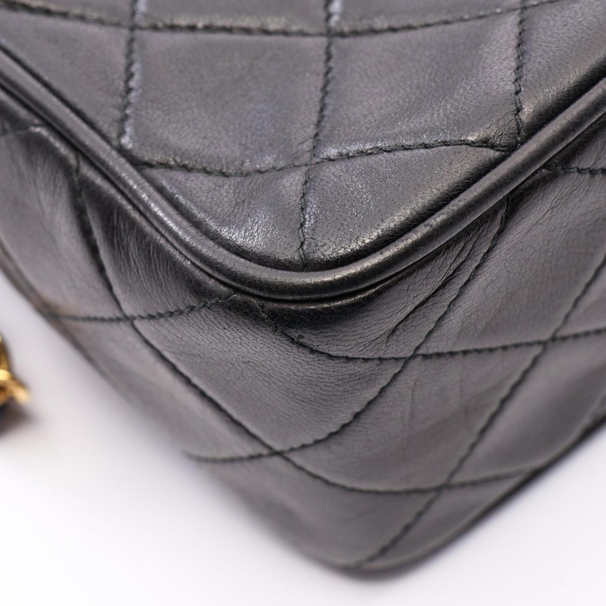 Chanel Black Leather Handbag Shoulder Bag (Pre-Owned)