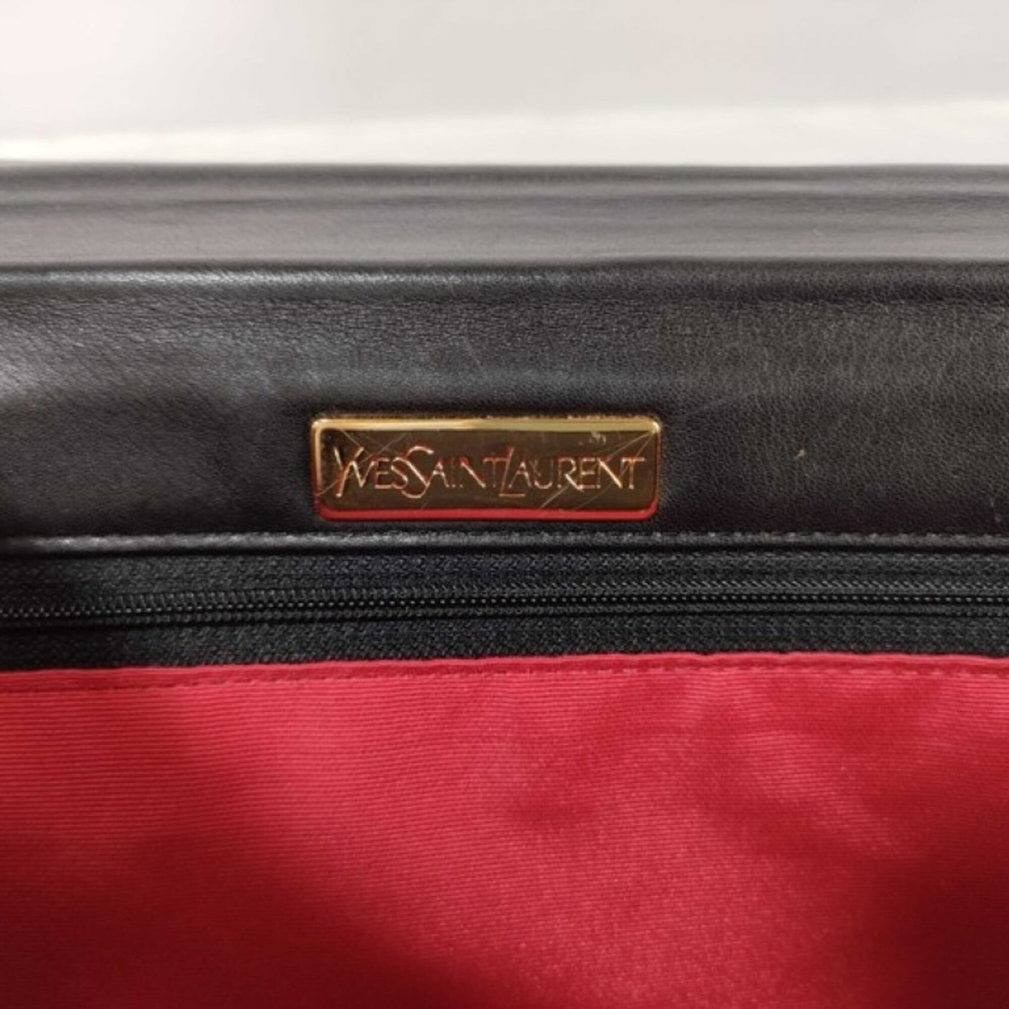 Yves Saint Laurent Black Leather Shoulder Bag (Pre-Owned)