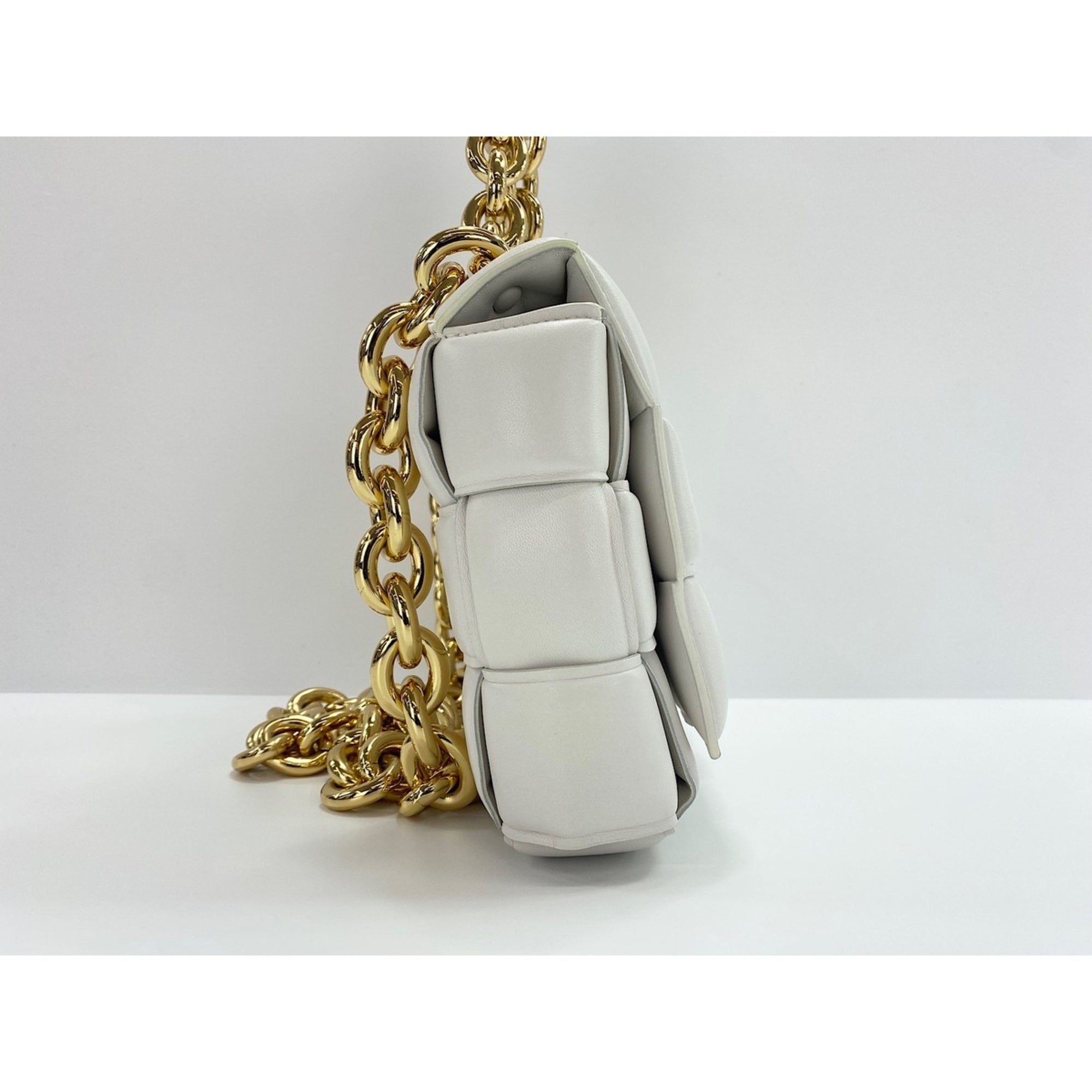 Bottega Veneta White Handbag (Pre-Owned)