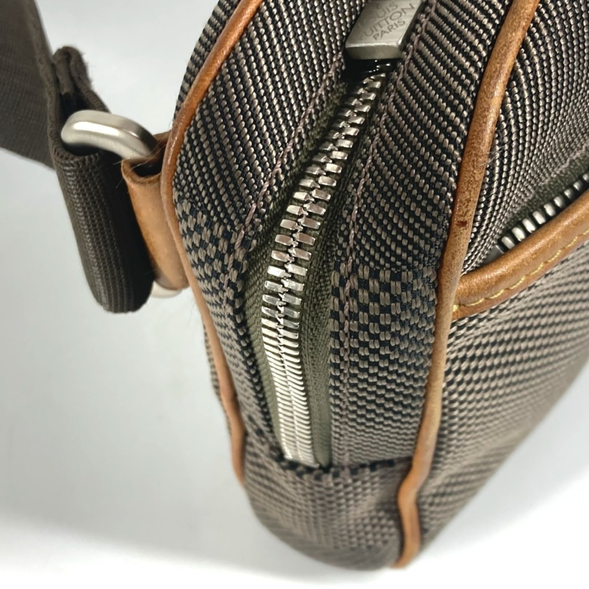Louis Vuitton Earth Khaki Damier Geant Shoulder Bag Sling Bag (Pre-Owned)