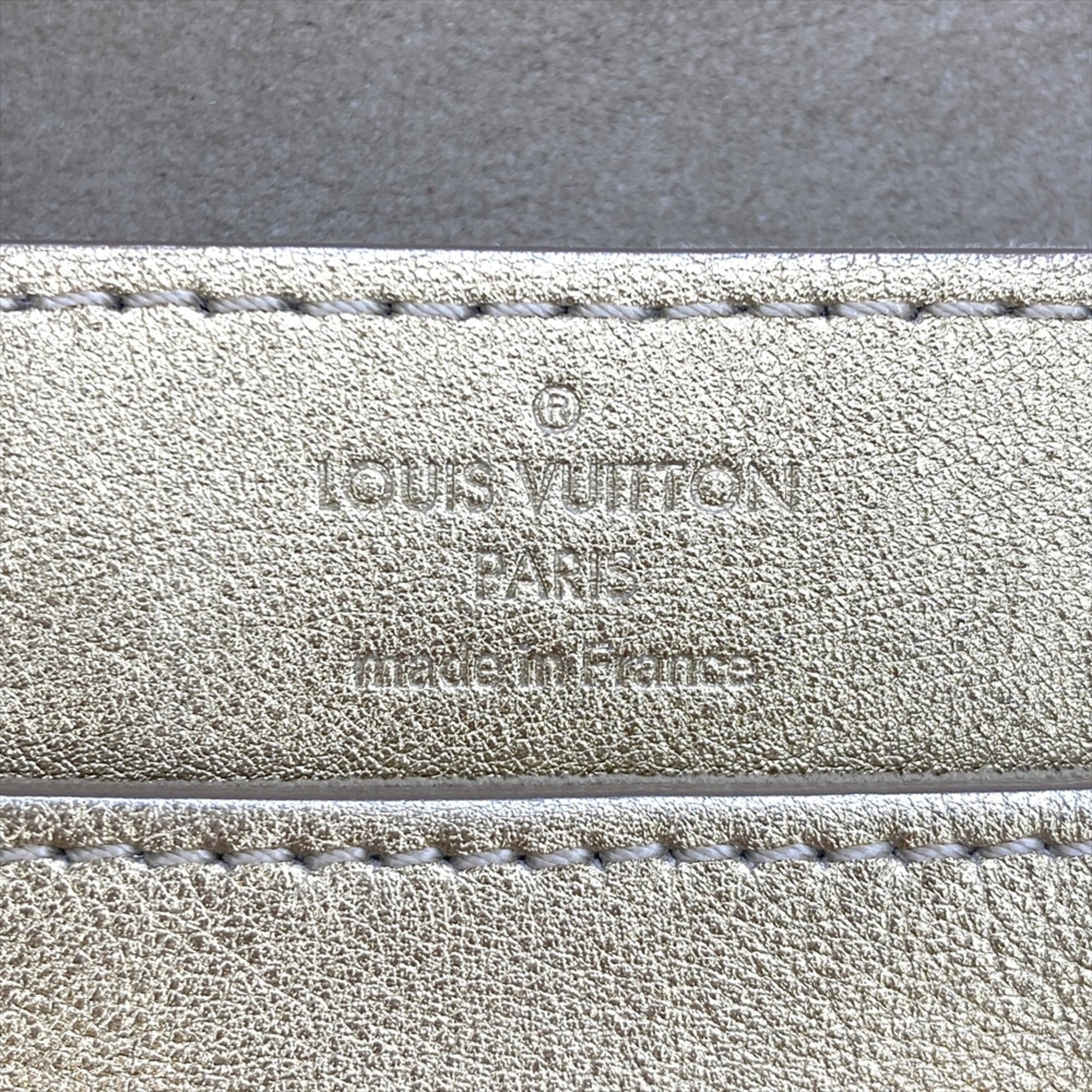 Louis Vuitton Gold Clutch Bag Pochette (Pre-Owned)