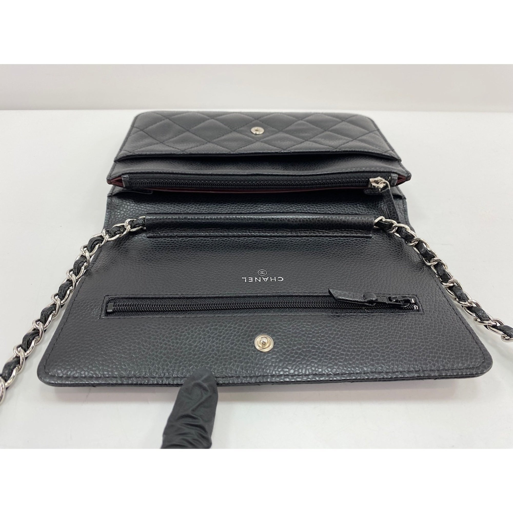 Chanel Black Shoulder Bag (Pre-Owned)