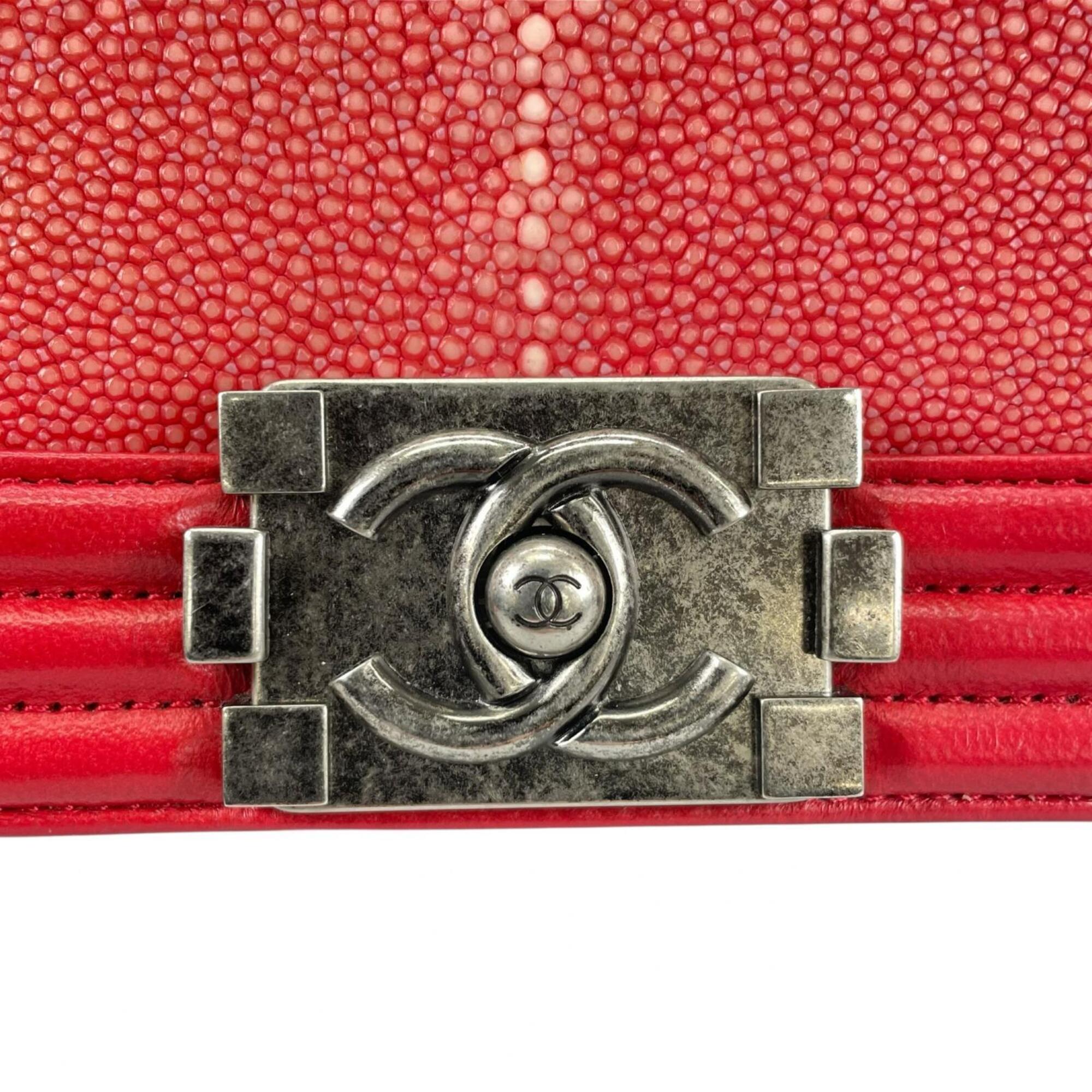 Chanel Red Color Leather Shoulder Bag (Pre-Owned)