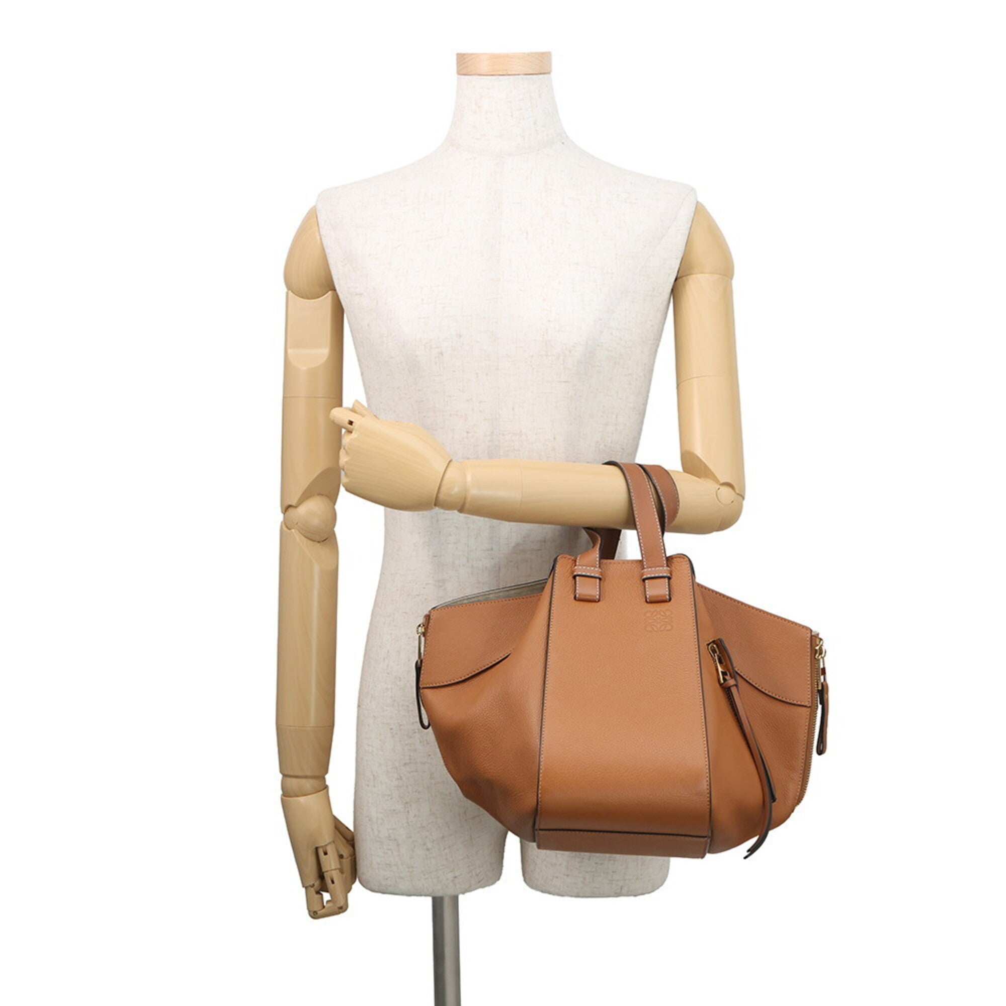 Loewe Brown Light Camel Leather Handbag (Pre-Owned)