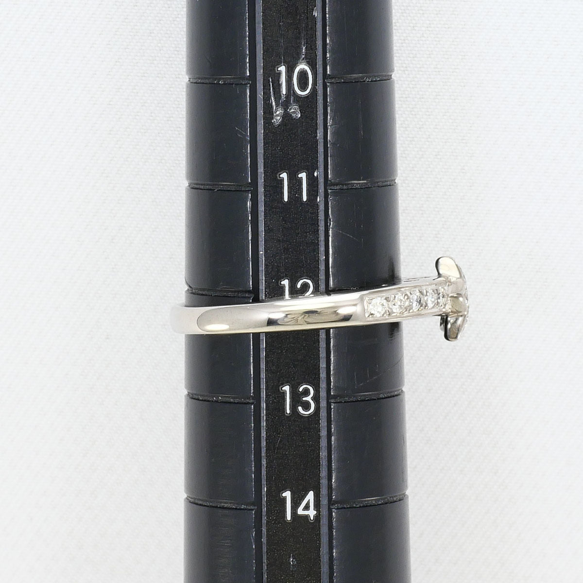 Unbranded White Gold White Gold (18K) Band Ring (Pre-Owned)