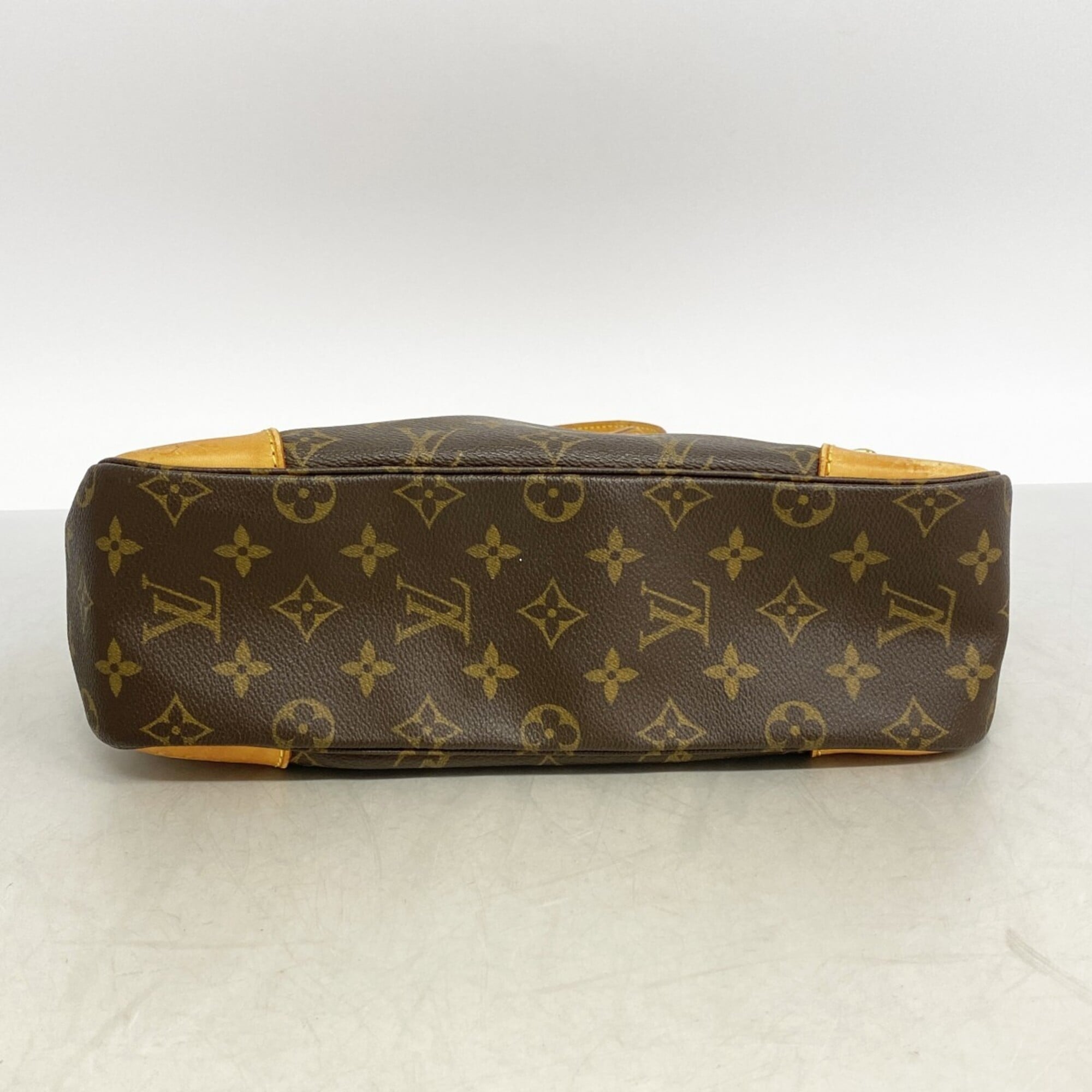 Louis Vuitton Brown Shoulder Bag (Pre-Owned)