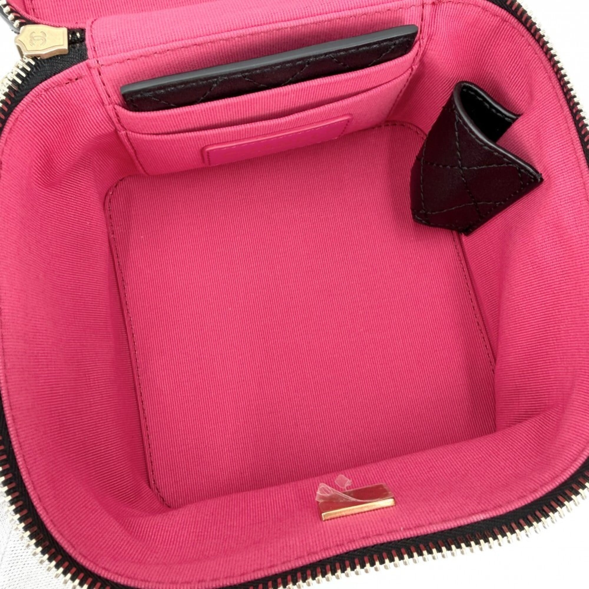 Chanel Matelasse Black Leather Handbag Shoulder Bag Vanity Bag (Pre-Owned)