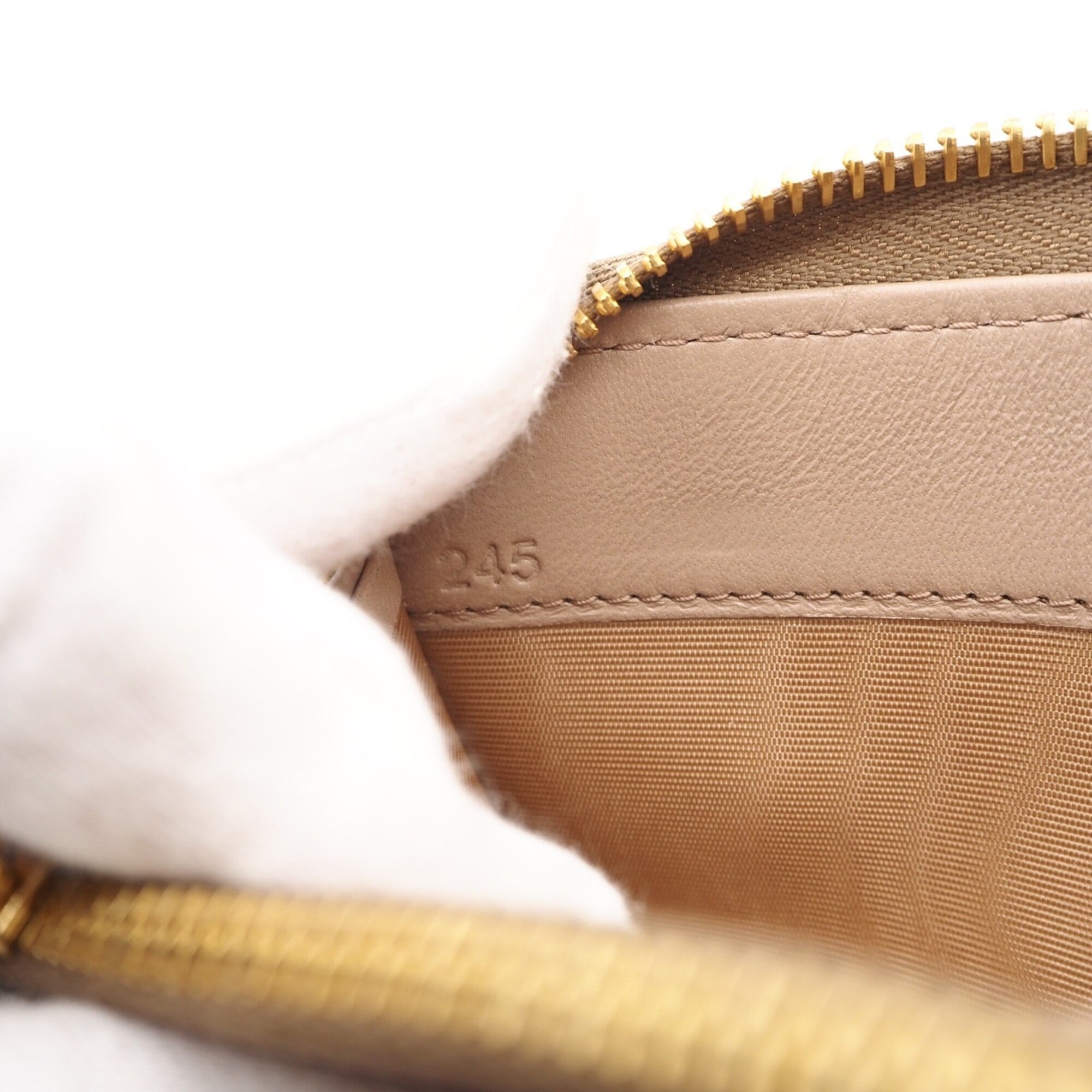 Miu Miu Matelasse Pink Beige Leather Long Wallet (Bi-Fold) (Pre-Owned)