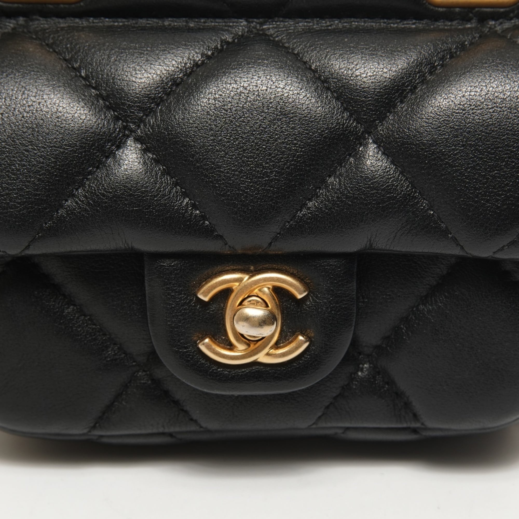 Chanel Matelasse Black Clear Chain/Shoulder Wallet (Pre-Owned)