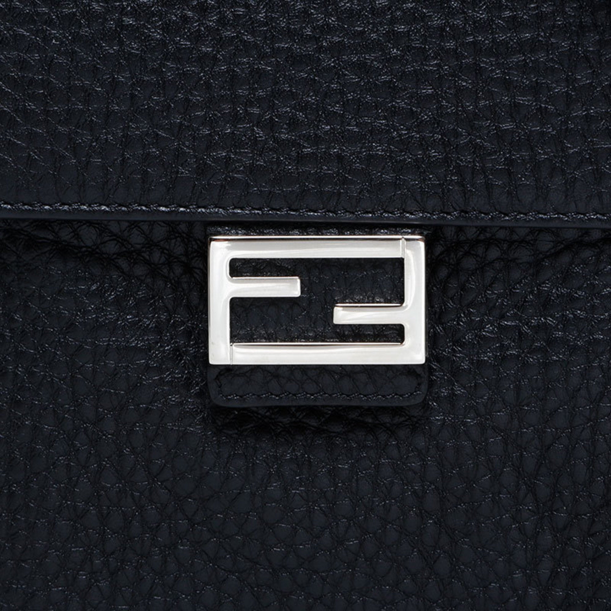 Fendi Black Leather Shoulder Bag (Pre-Owned)