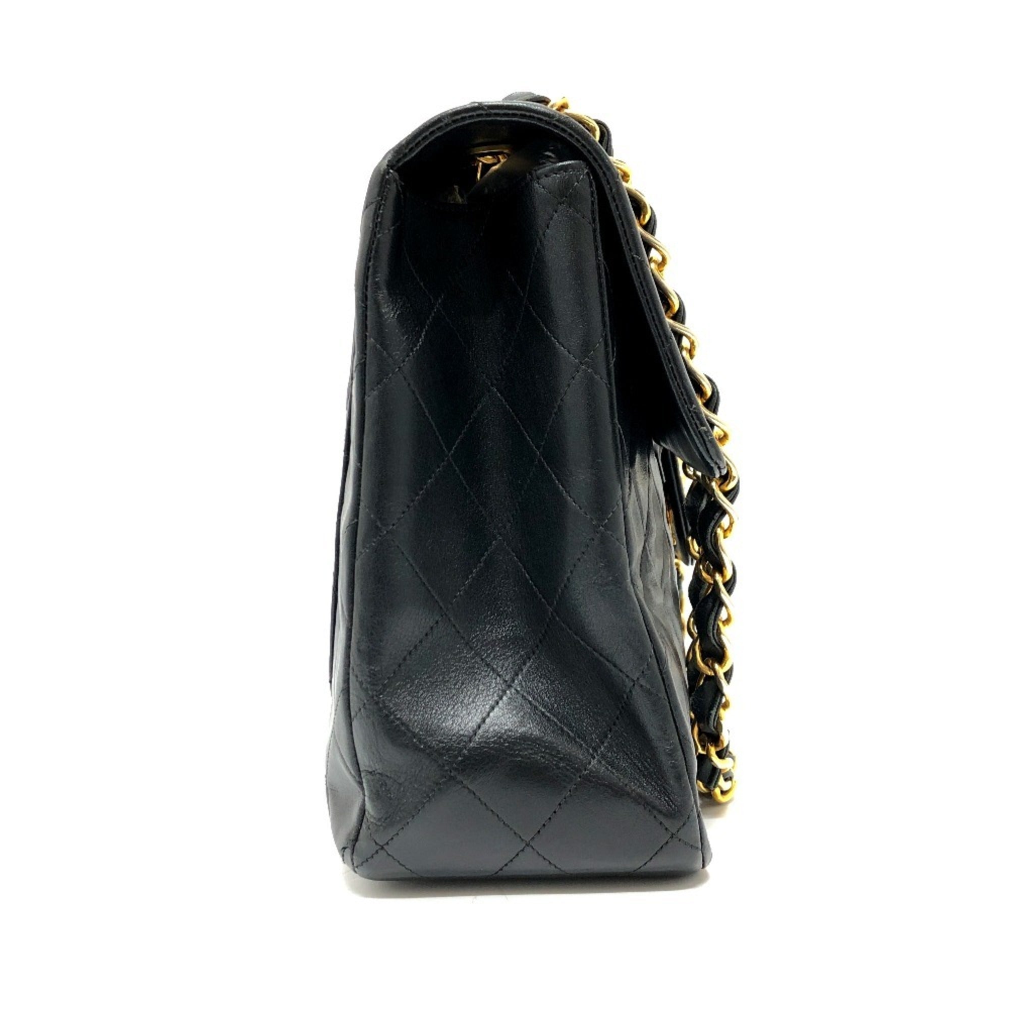 Chanel Matelasse Black Leather Shoulder Bag (Pre-Owned)