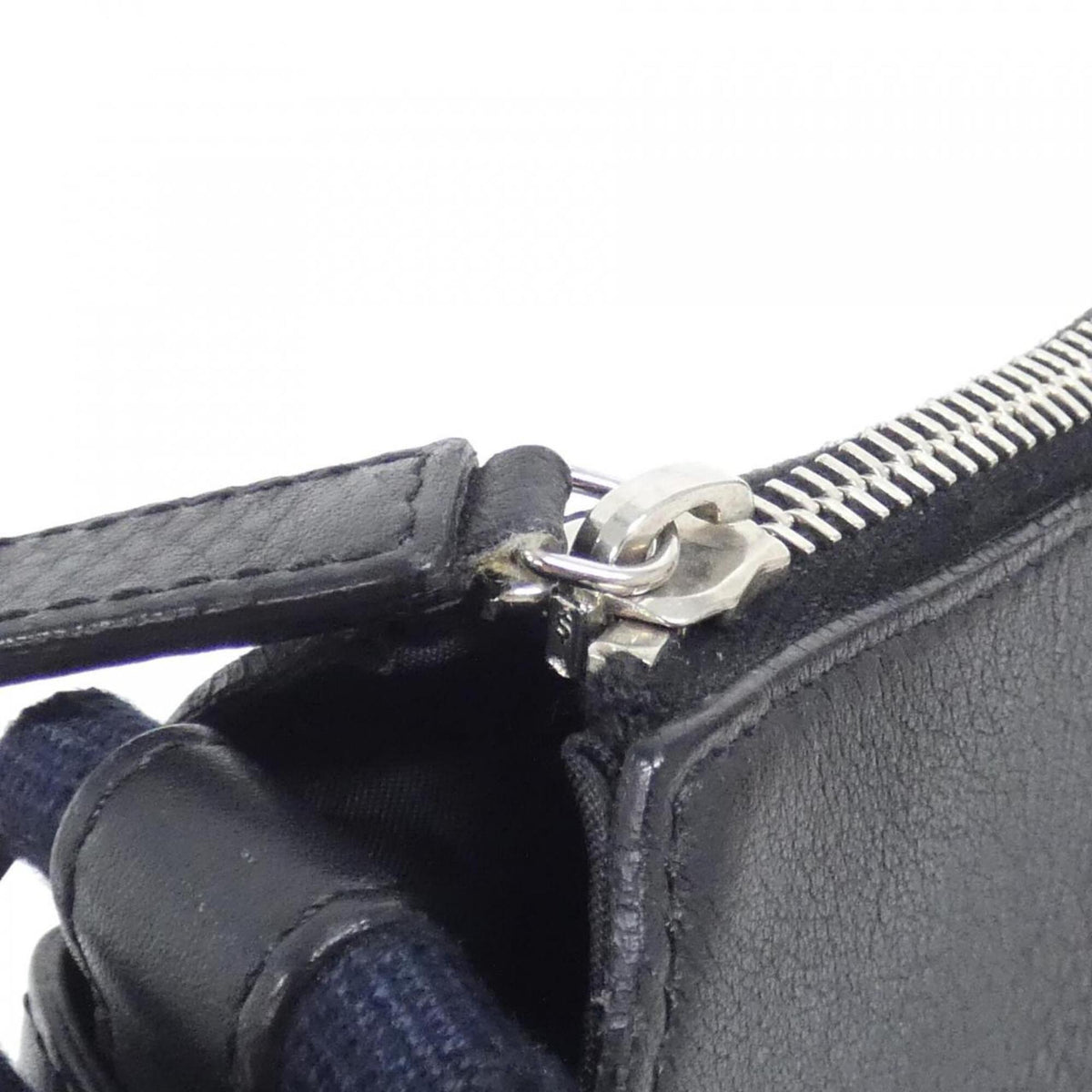 Christian Dior Black Canvas Shoulder Bag (Pre-Owned)