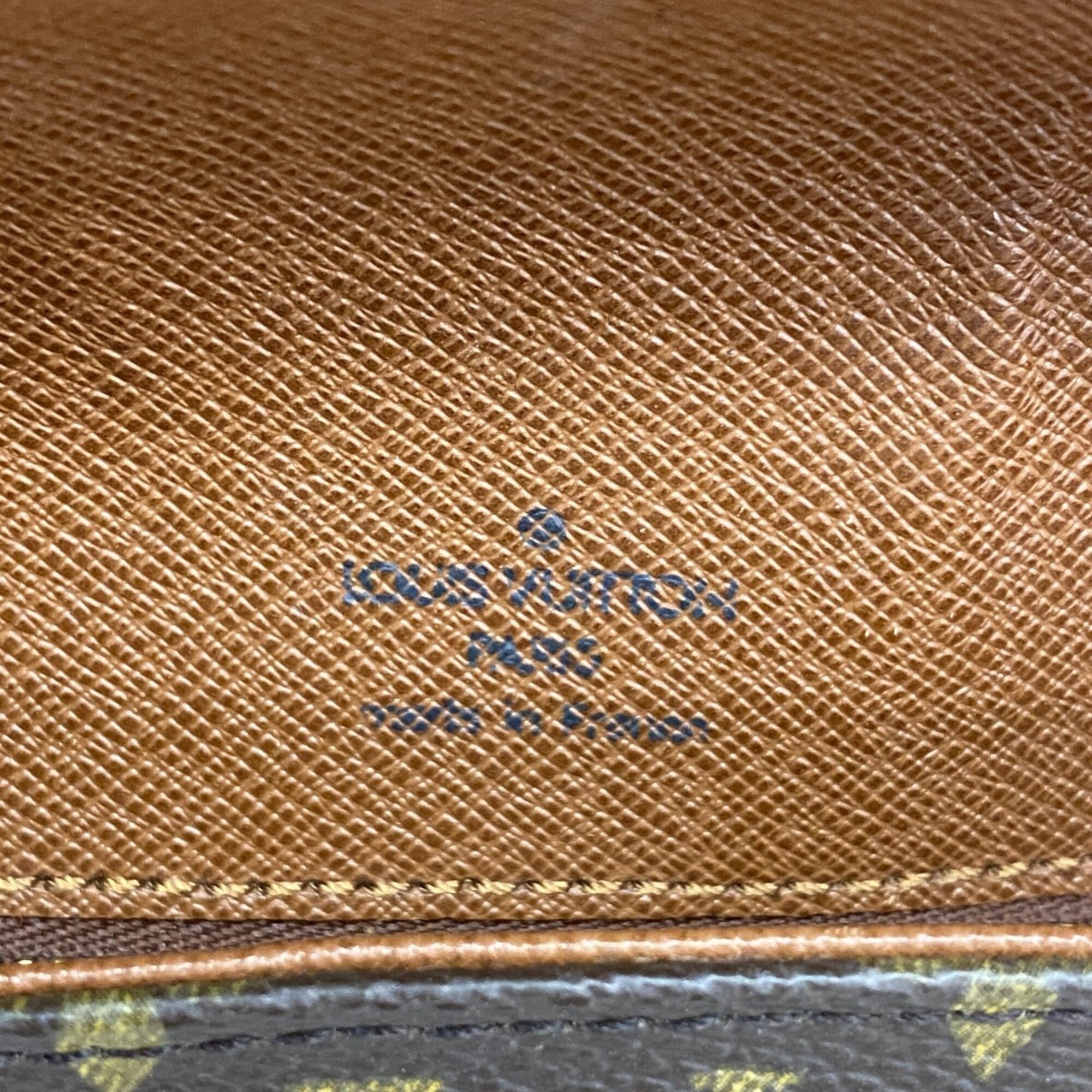 Louis Vuitton Brown Shoulder Bag (Pre-Owned)