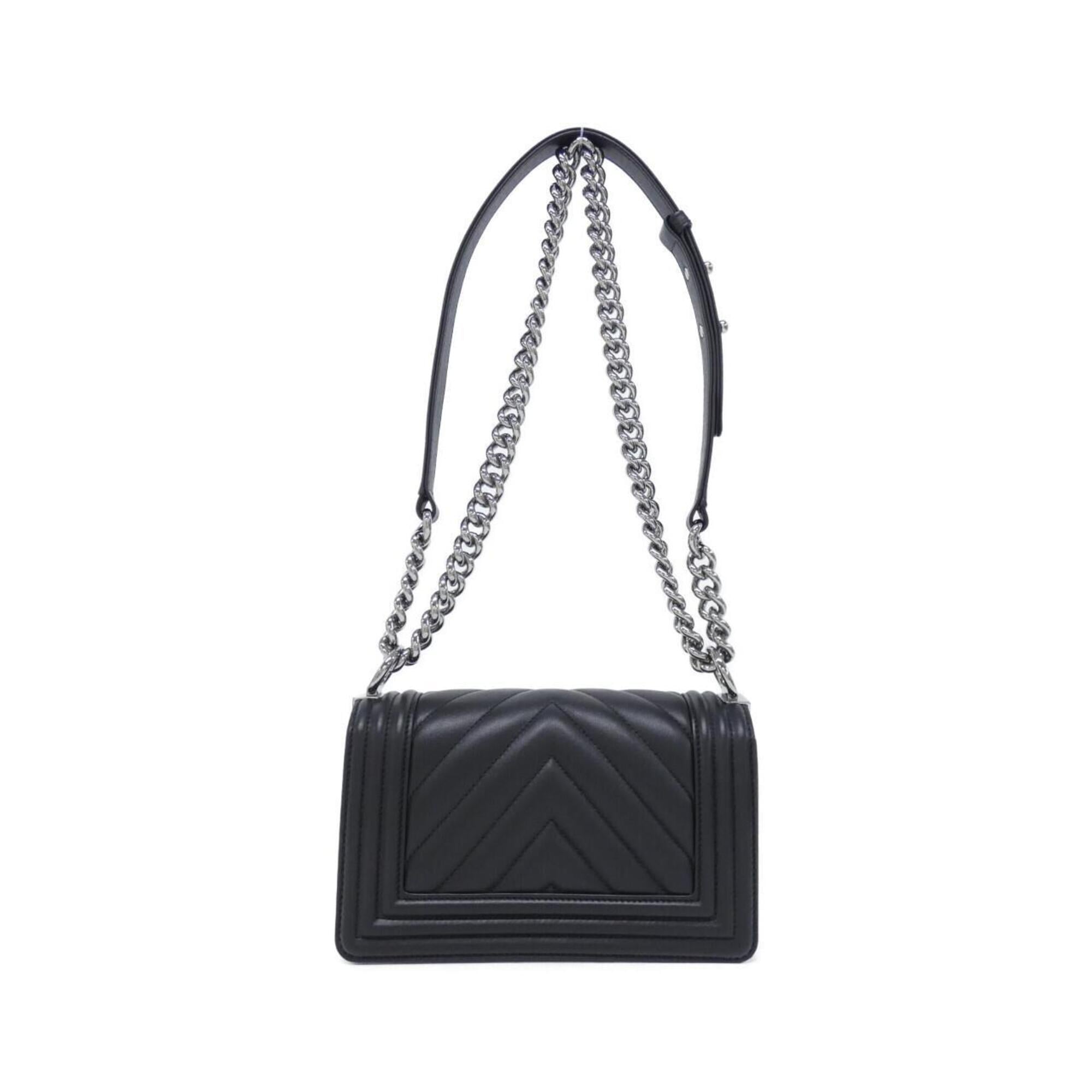 Chanel Black Leather Shoulder Bag (Pre-Owned)