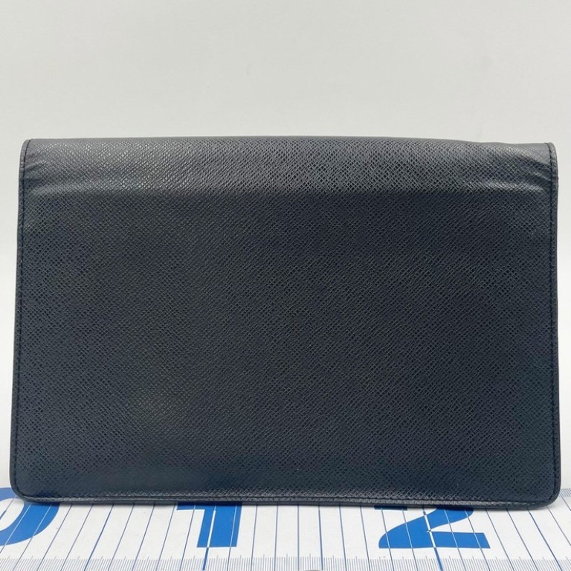 Louis Vuitton Ardoise Black Taiga Leather Clutch Bag (Pre-Owned)