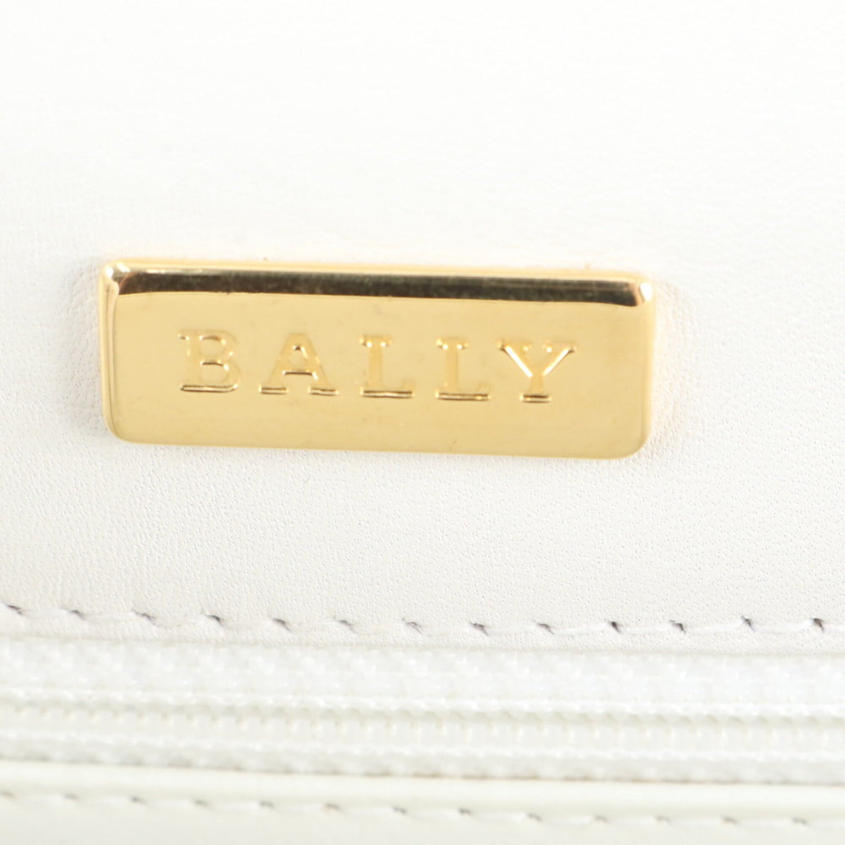 Bally Beige Leather Crossbody Bag Shoulder Bag (Pre-Owned)