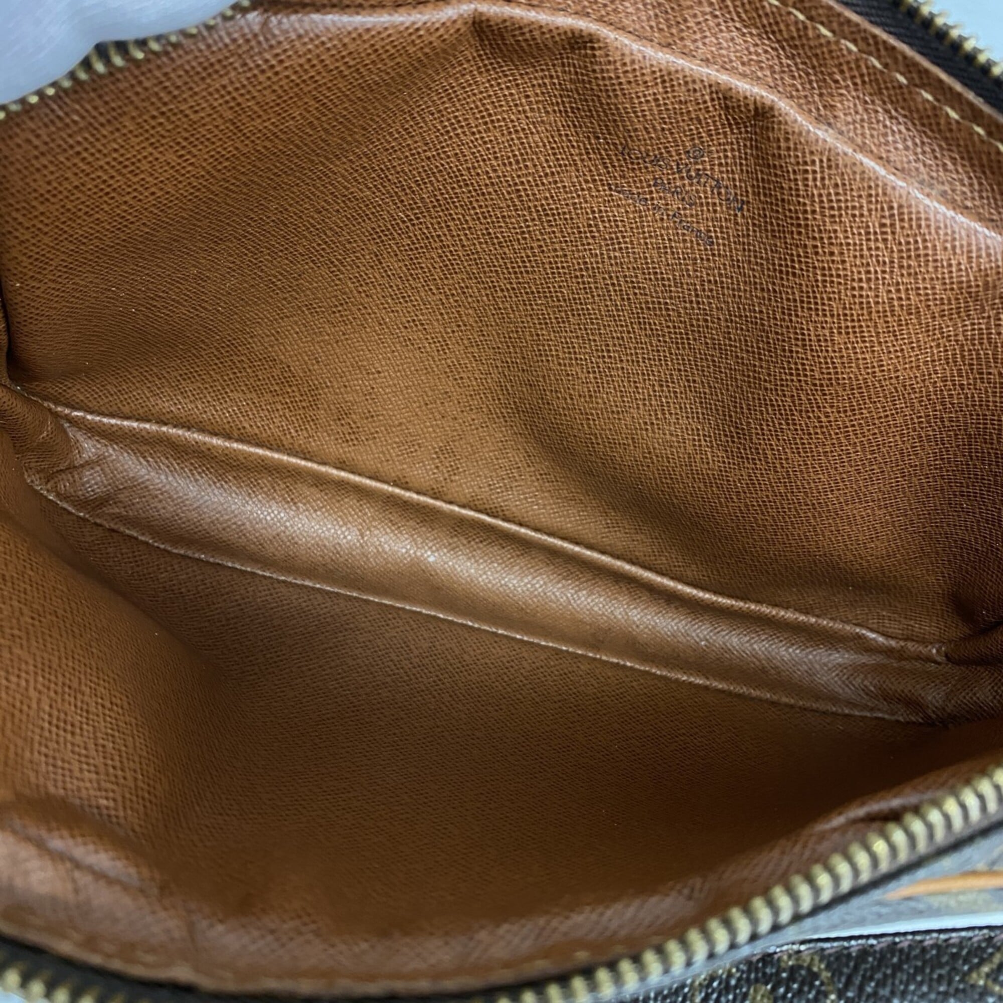 Louis Vuitton Brown Shoulder Bag (Pre-Owned)