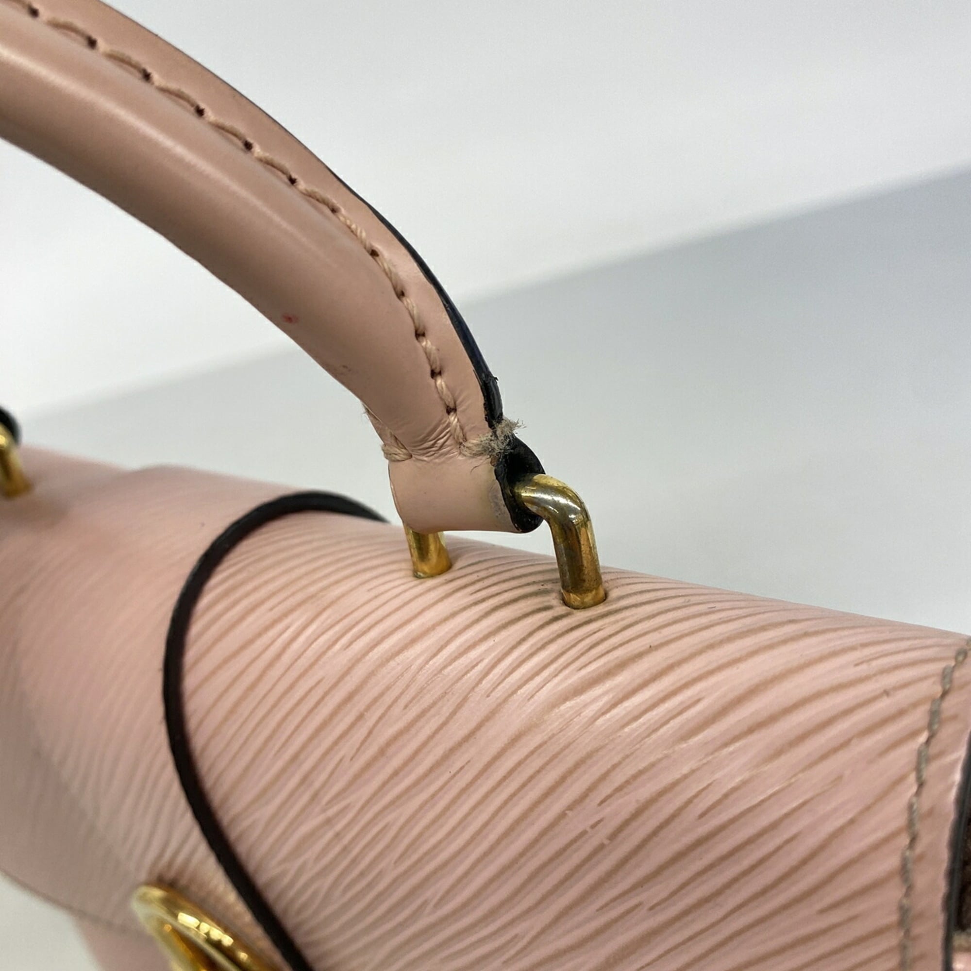 Louis Vuitton Rose Ballerine Handbag (Pre-Owned)