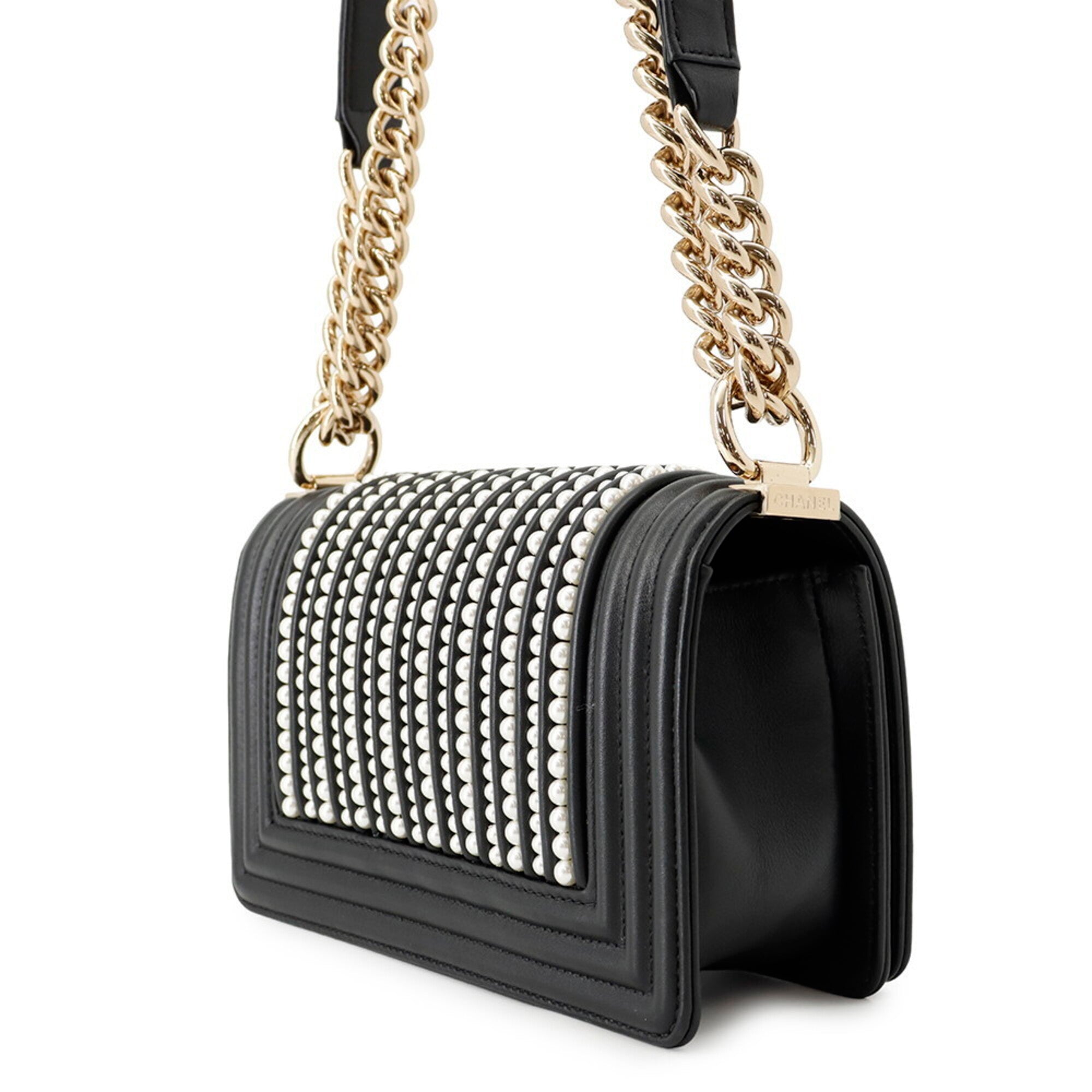Chanel Matelasse Black Leather Shoulder Bag (Pre-Owned)