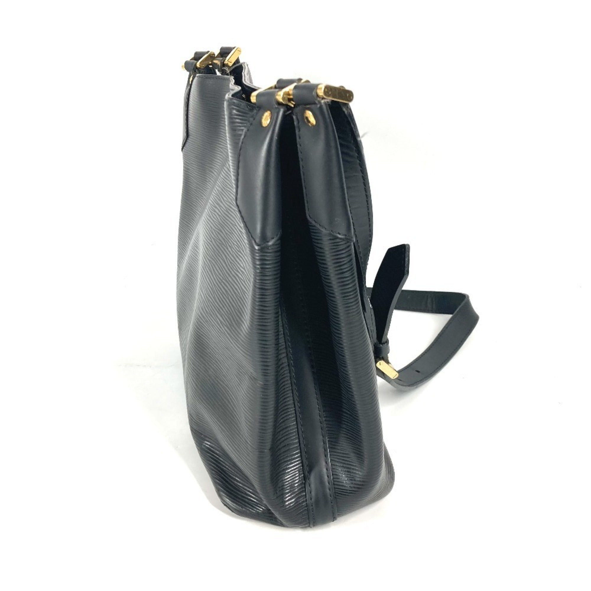Louis Vuitton Black Noir Epi Leather Shoulder Bag (Pre-Owned)