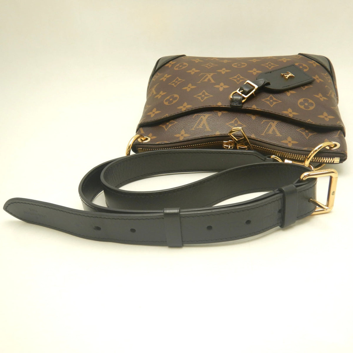 Louis Vuitton Monogram Brown Monogram Shoulder Bag (Pre-Owned)