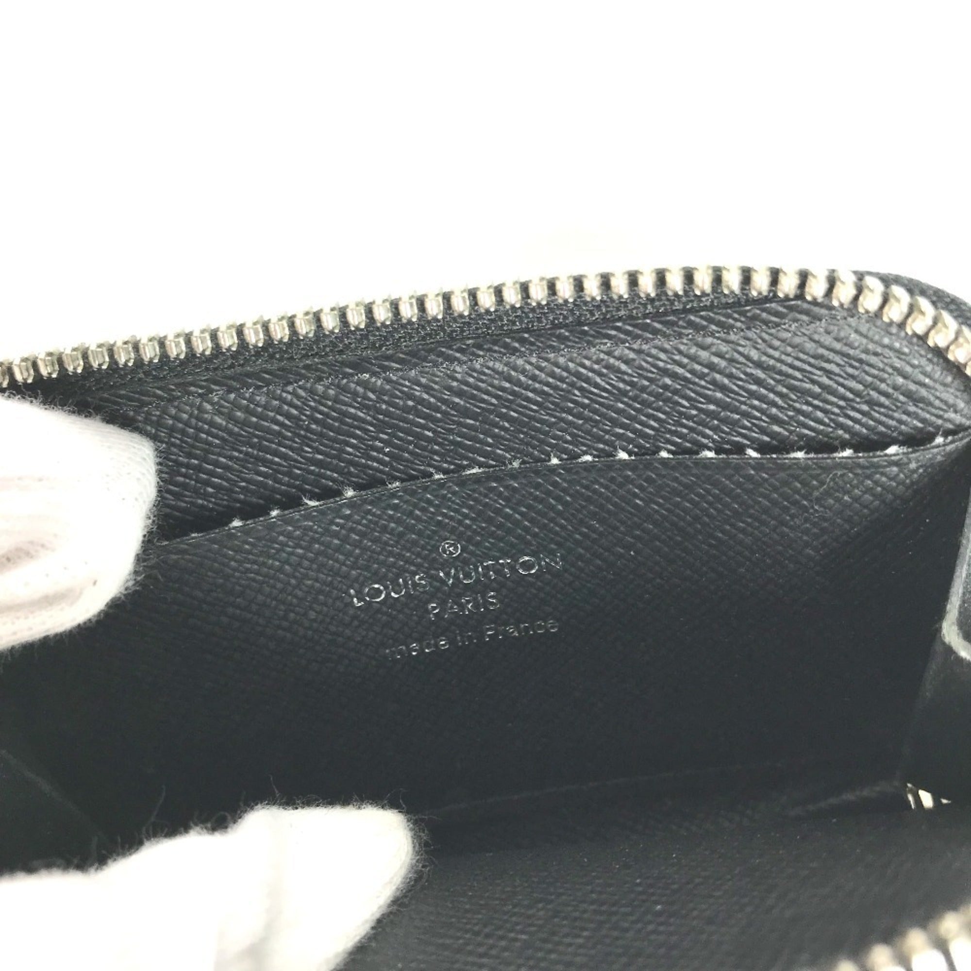 Louis Vuitton Taiga Ardoise Black Taiga Leather Coin Purse/Coin Case (Pre-Owned)