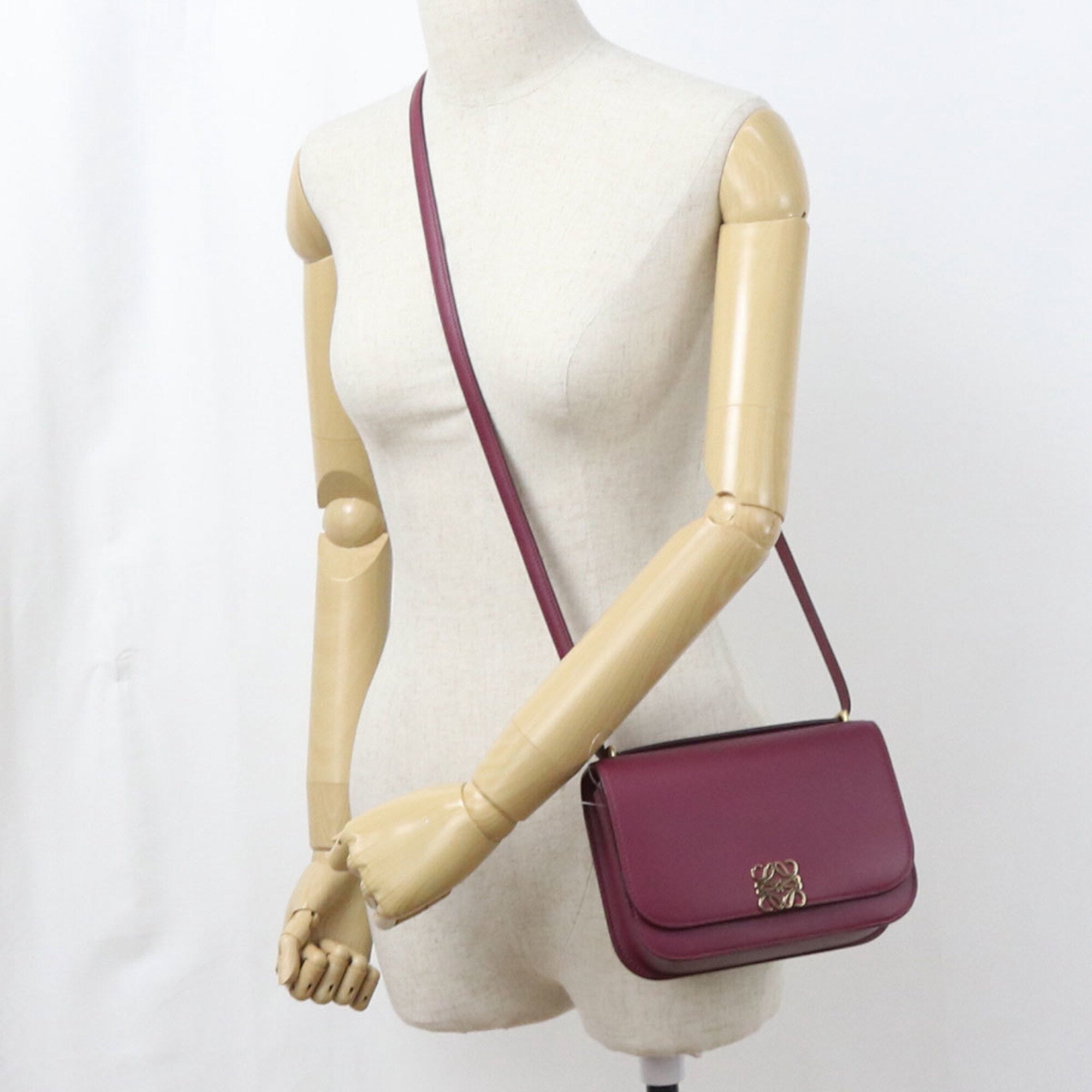 Loewe Purple Leather Shoulder Bag (Pre-Owned)
