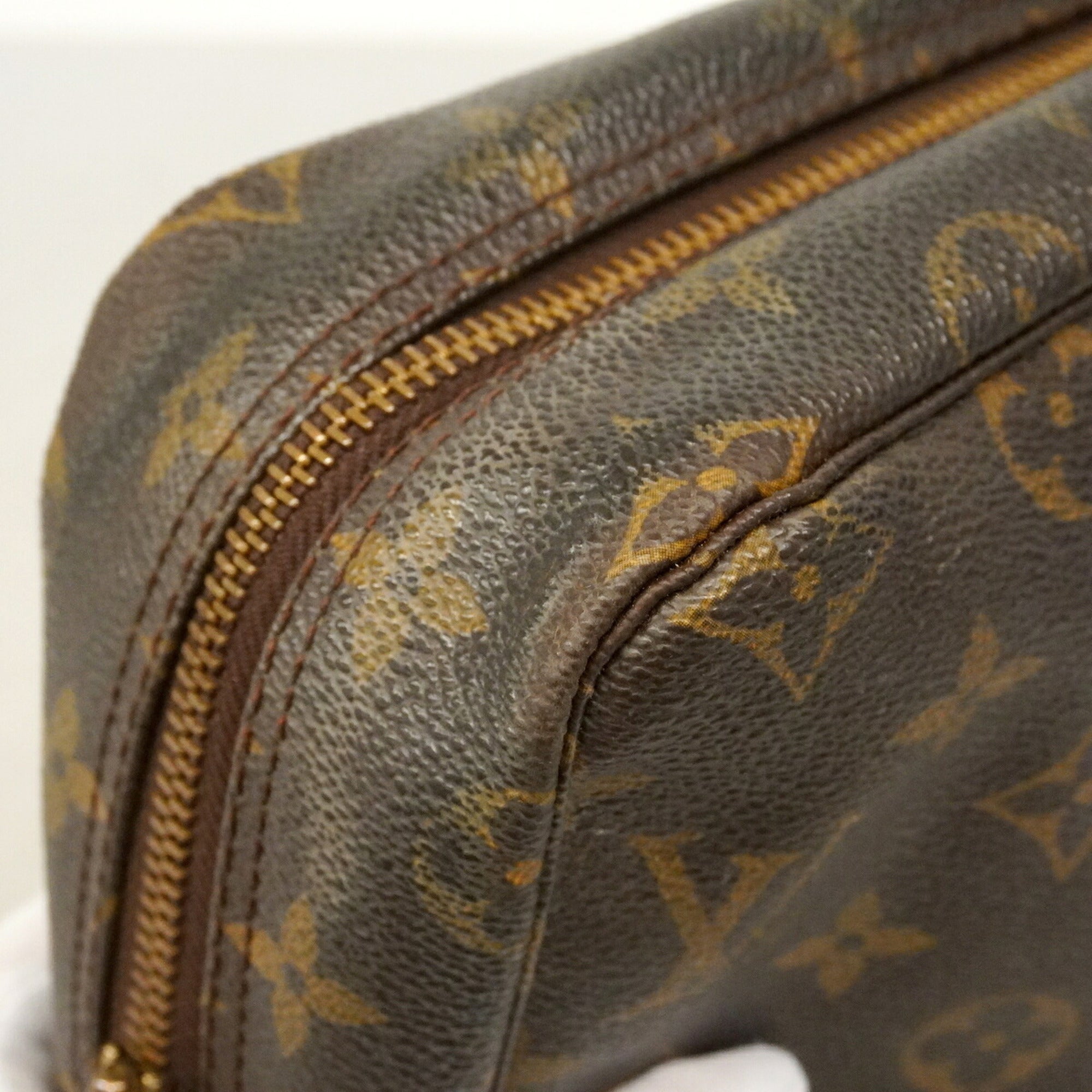 Louis Vuitton Brown Pouch (Pre-Owned)