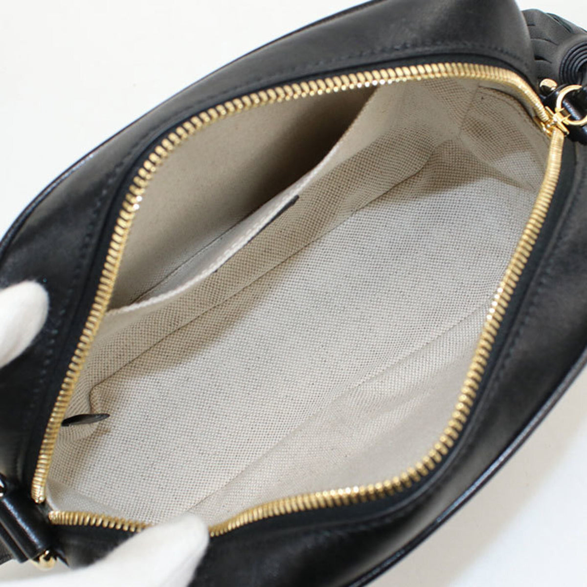Gucci Black Leather Shoulder Bag (Pre-Owned)