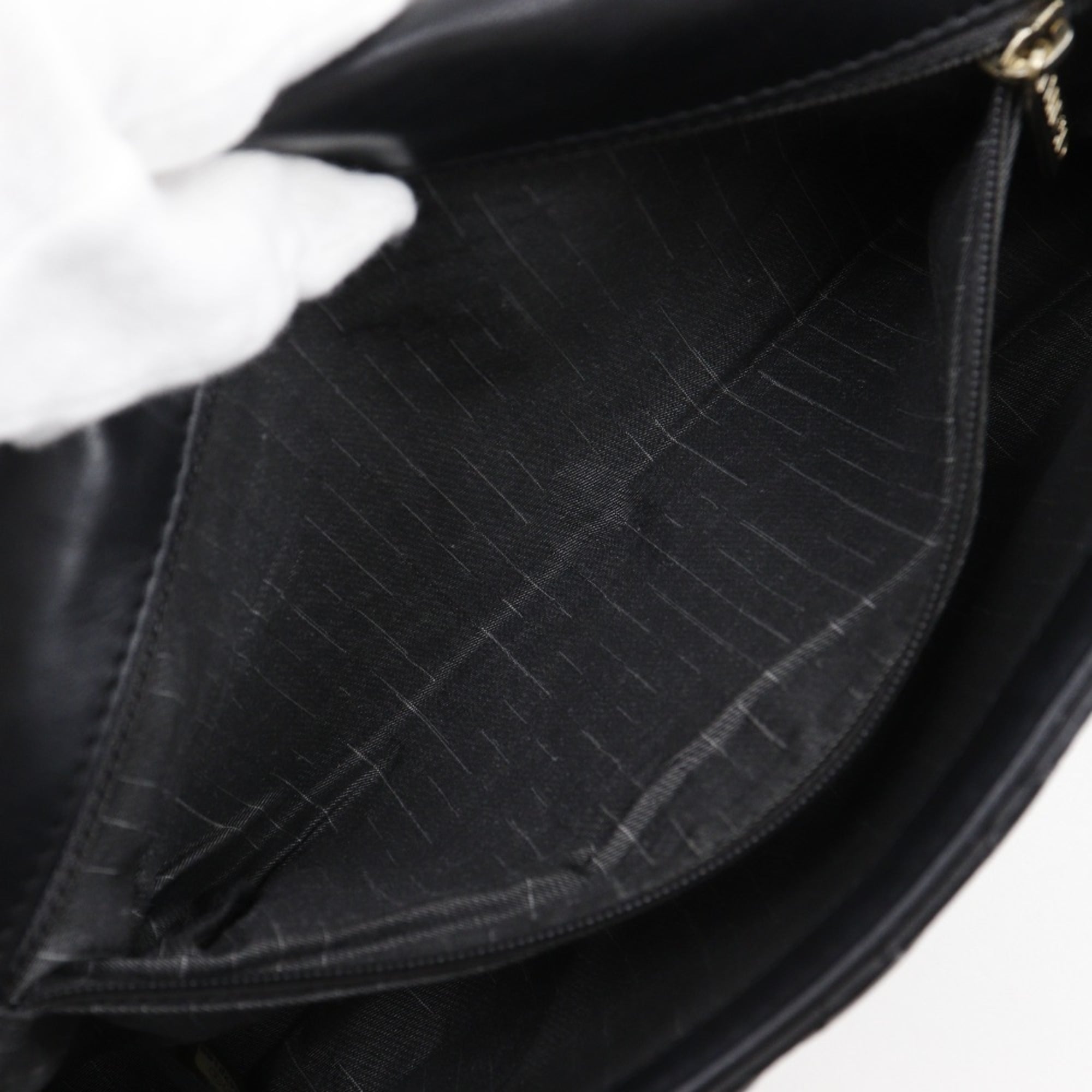 Chanel Matelasse Black Leather Shoulder Bag (Pre-Owned)