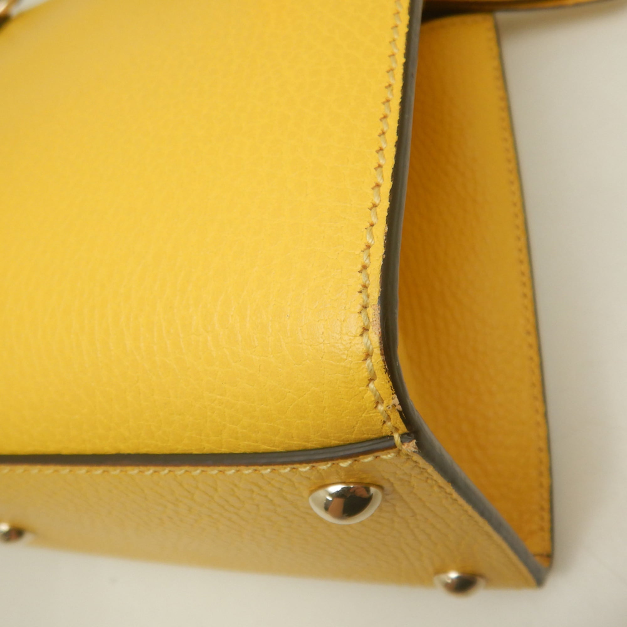 Gucci Yellow Leather Handbag (Pre-Owned)